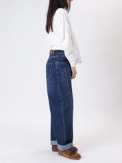 Jeans with balloon seams