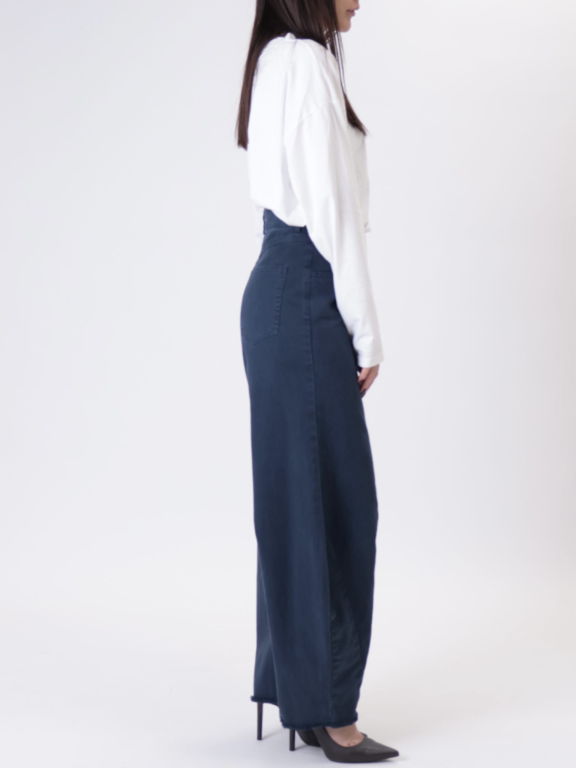 Frayed blue balloon jeans