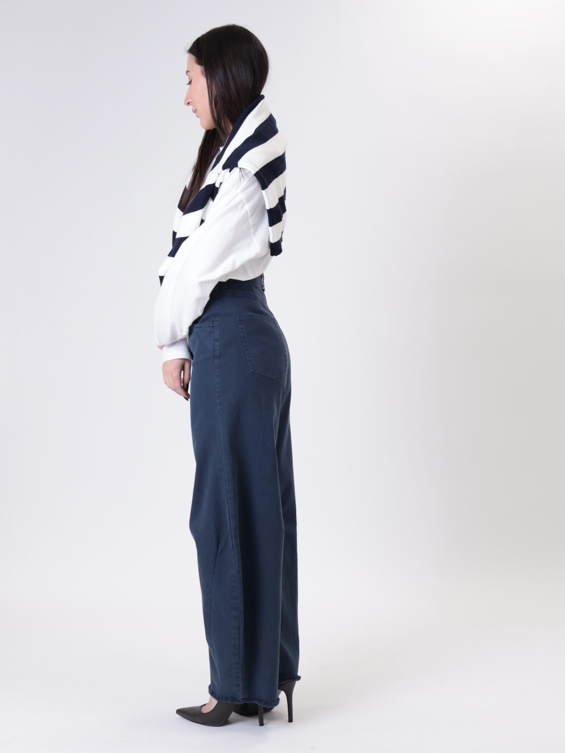 Frayed blue balloon jeans