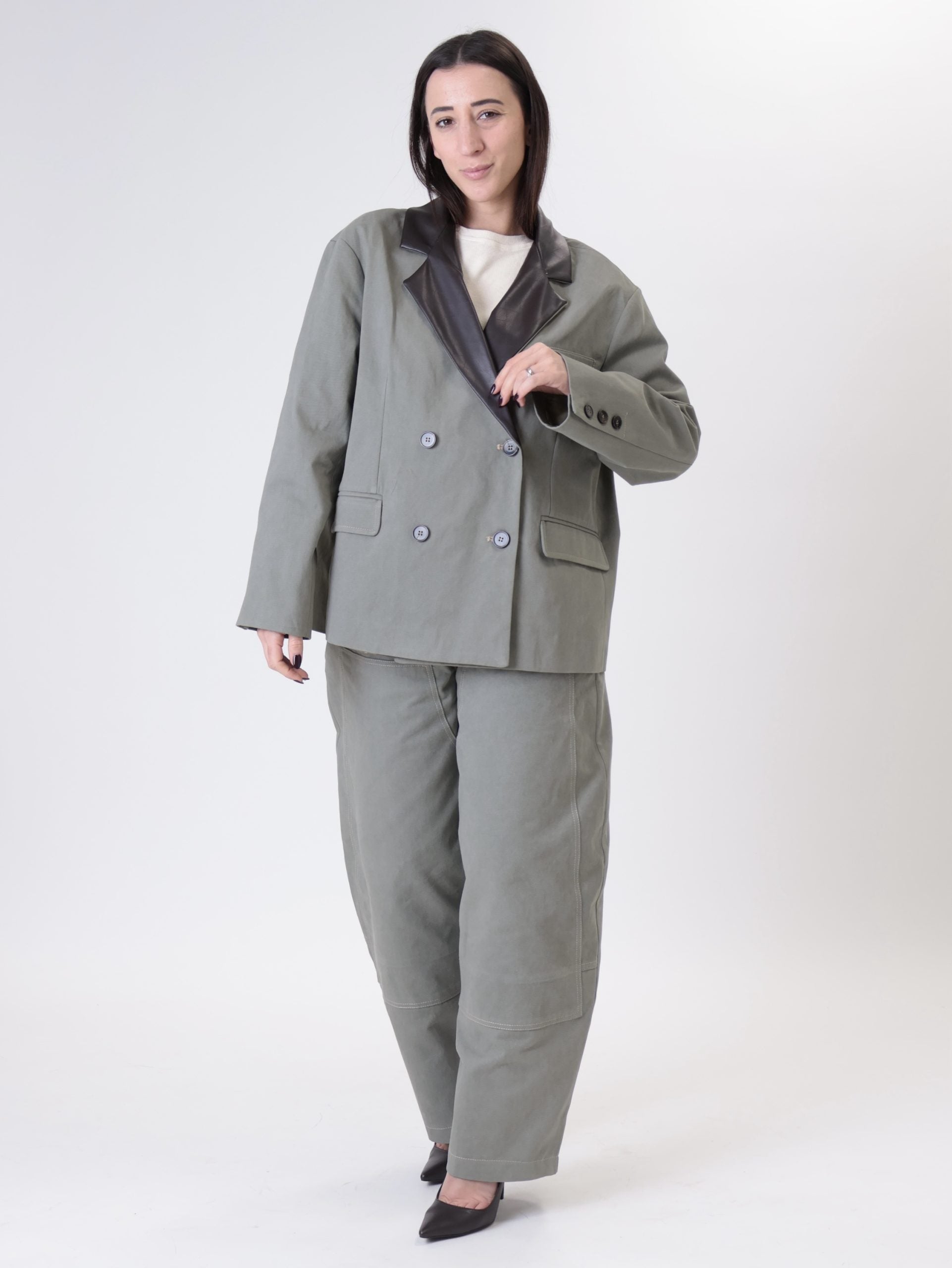 Pantalone tasche ecopelle salvia