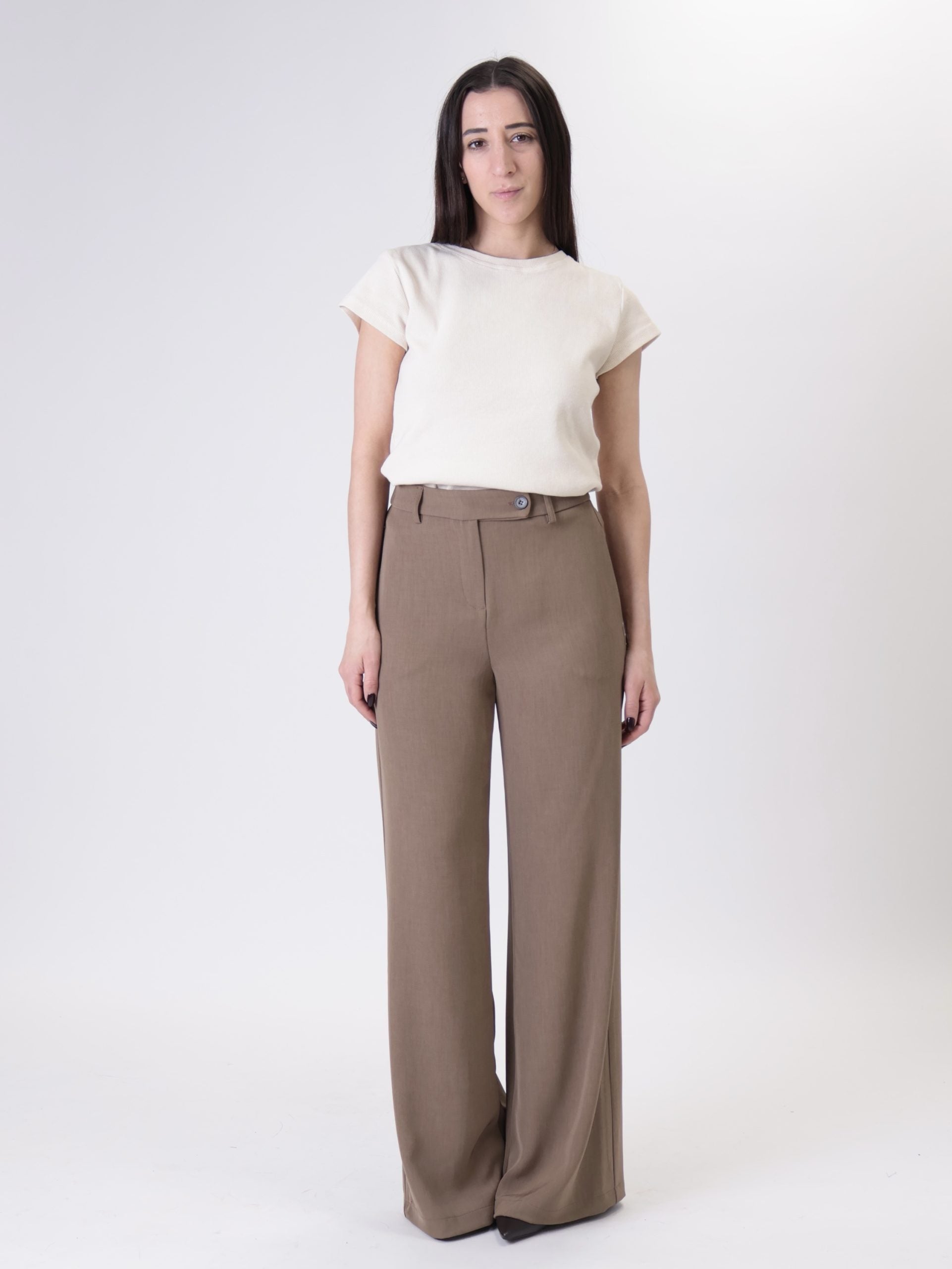 Tailored dark brown trousers
