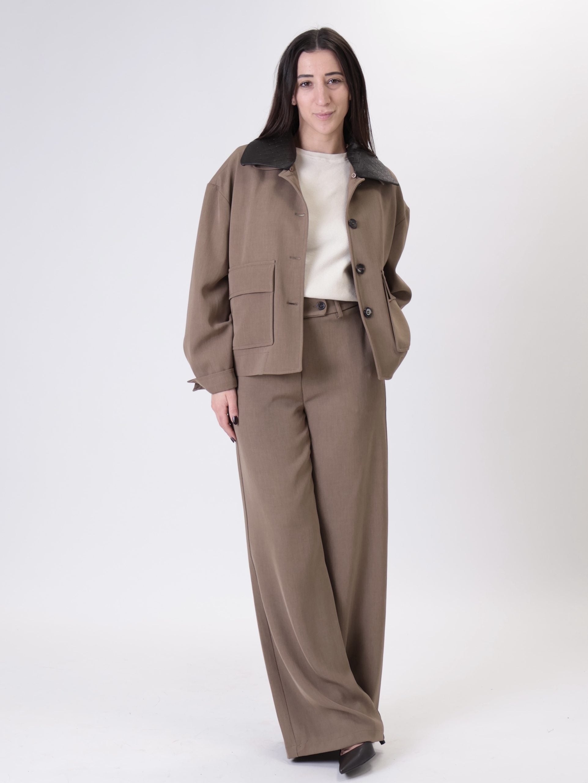 Tailored dark brown trousers
