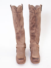Taupe suede boot