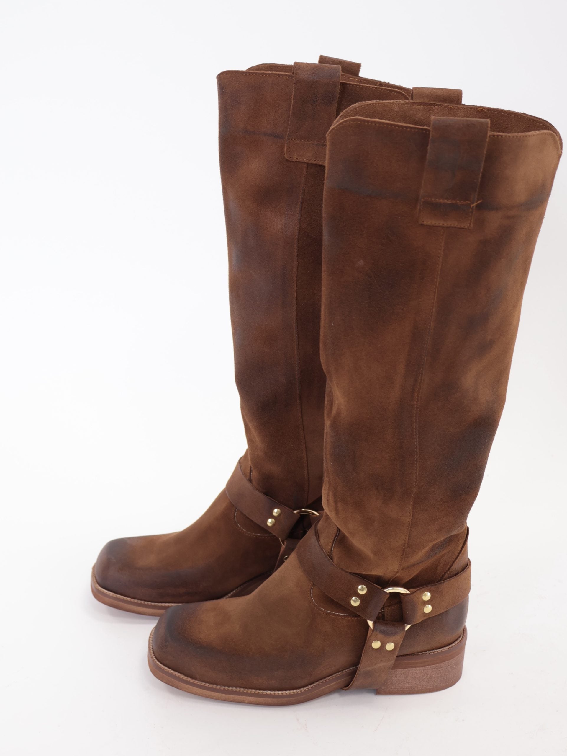 Dark brown suede boot