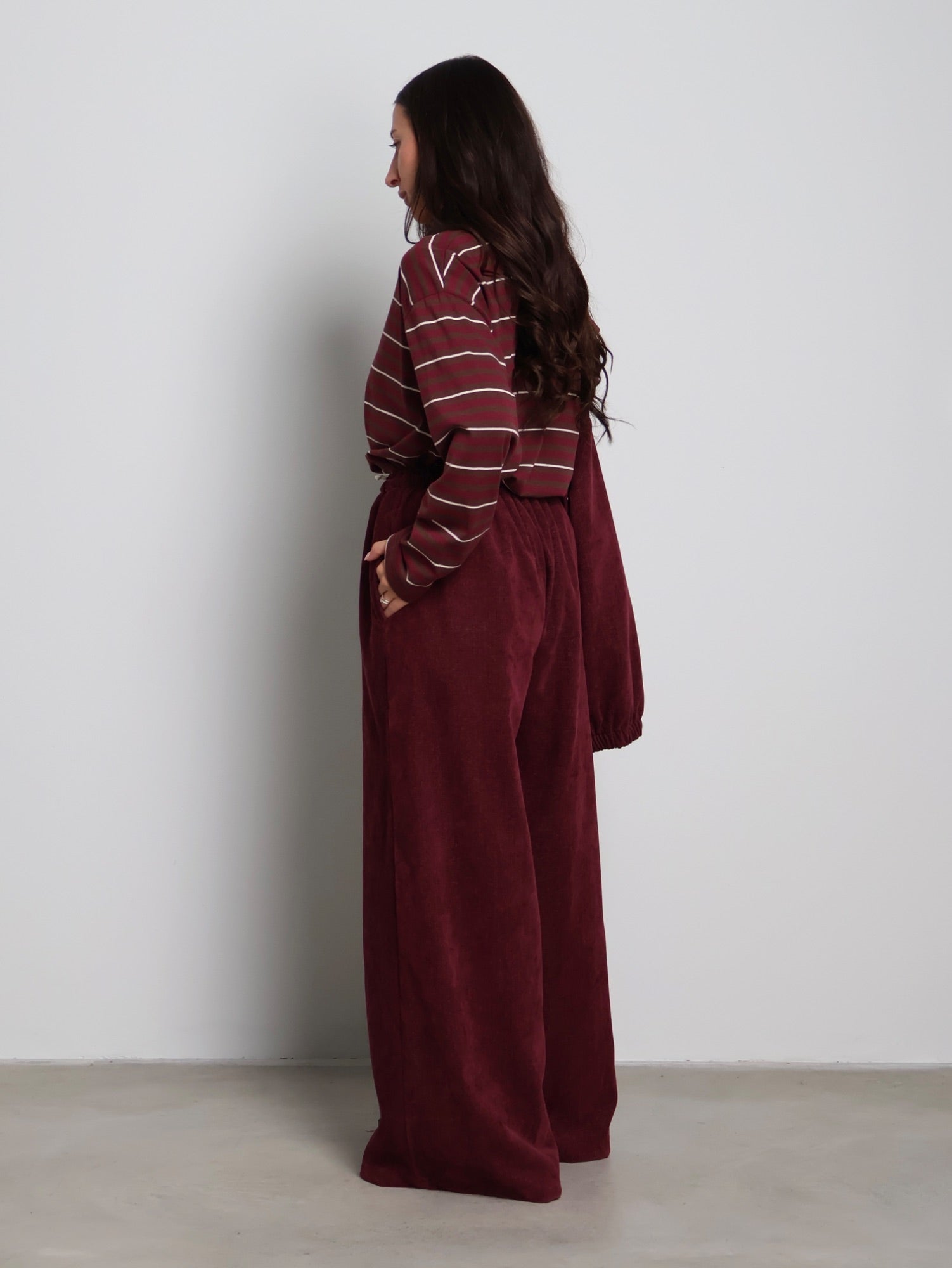 PANTALONE EMILY Bordeaux VEVE VE423;PANTALONE EMILY Bordeaux VEVE VE423 — foto 2;PANTALONE EMILY Bordeaux VEVE VE423 — foto 3;PANTALONE EMILY Bordeaux VEVE VE423 — foto 4;PANTALONE EMILY Bordeaux VEVE VE423 — foto 5;PANTALONE EMILY Bordeaux VEVE VE423 — foto 6;PANTALONE EMILY Bordeaux VEVE VE423 — foto 7