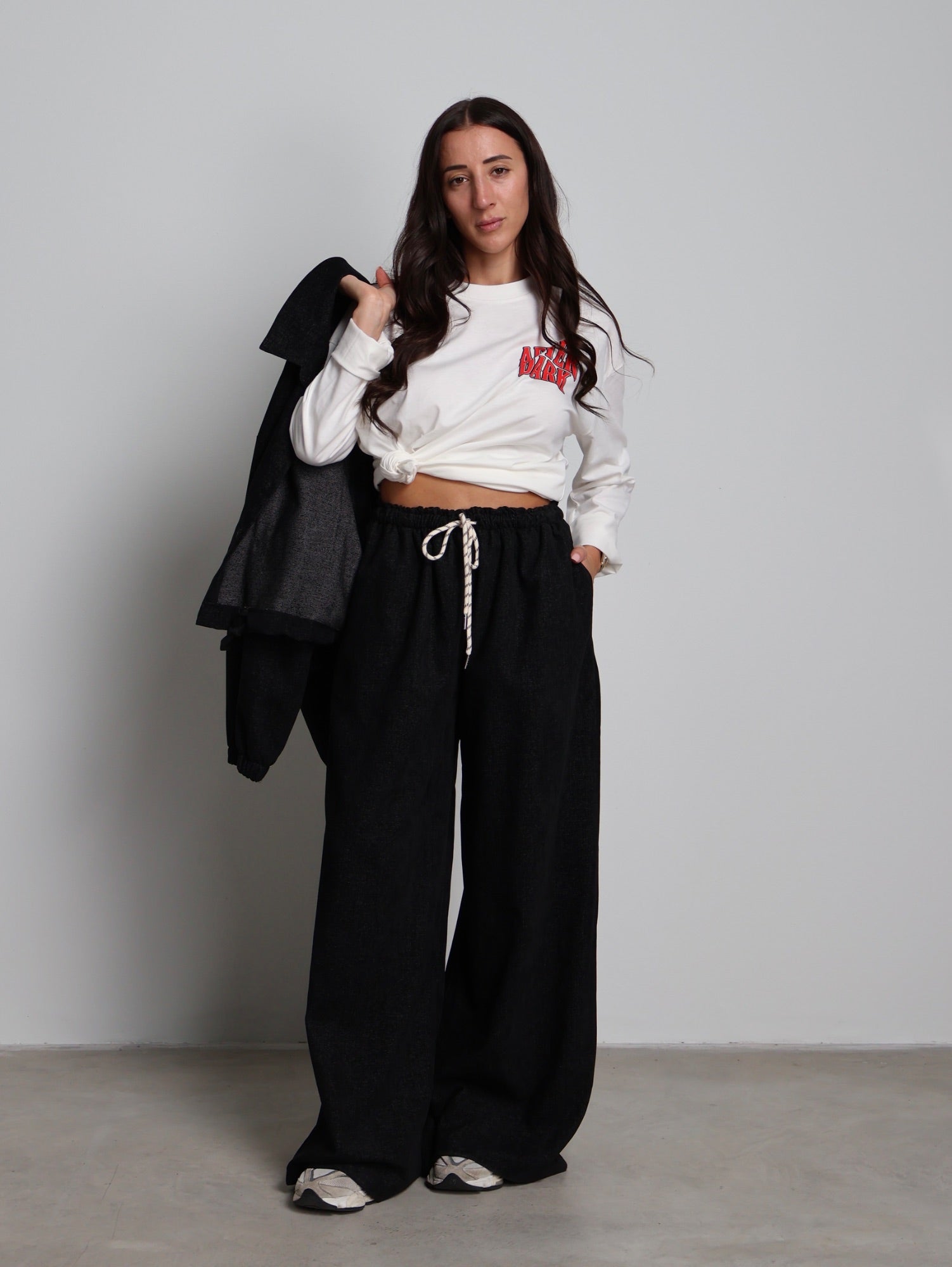 PANTALONE EMILY Nero VEVE VE423;PANTALONE EMILY Nero VEVE VE423 — foto 2;PANTALONE EMILY Nero VEVE VE423 — foto 3;PANTALONE EMILY Nero VEVE VE423 — foto 4;PANTALONE EMILY Nero VEVE VE423 — foto 5