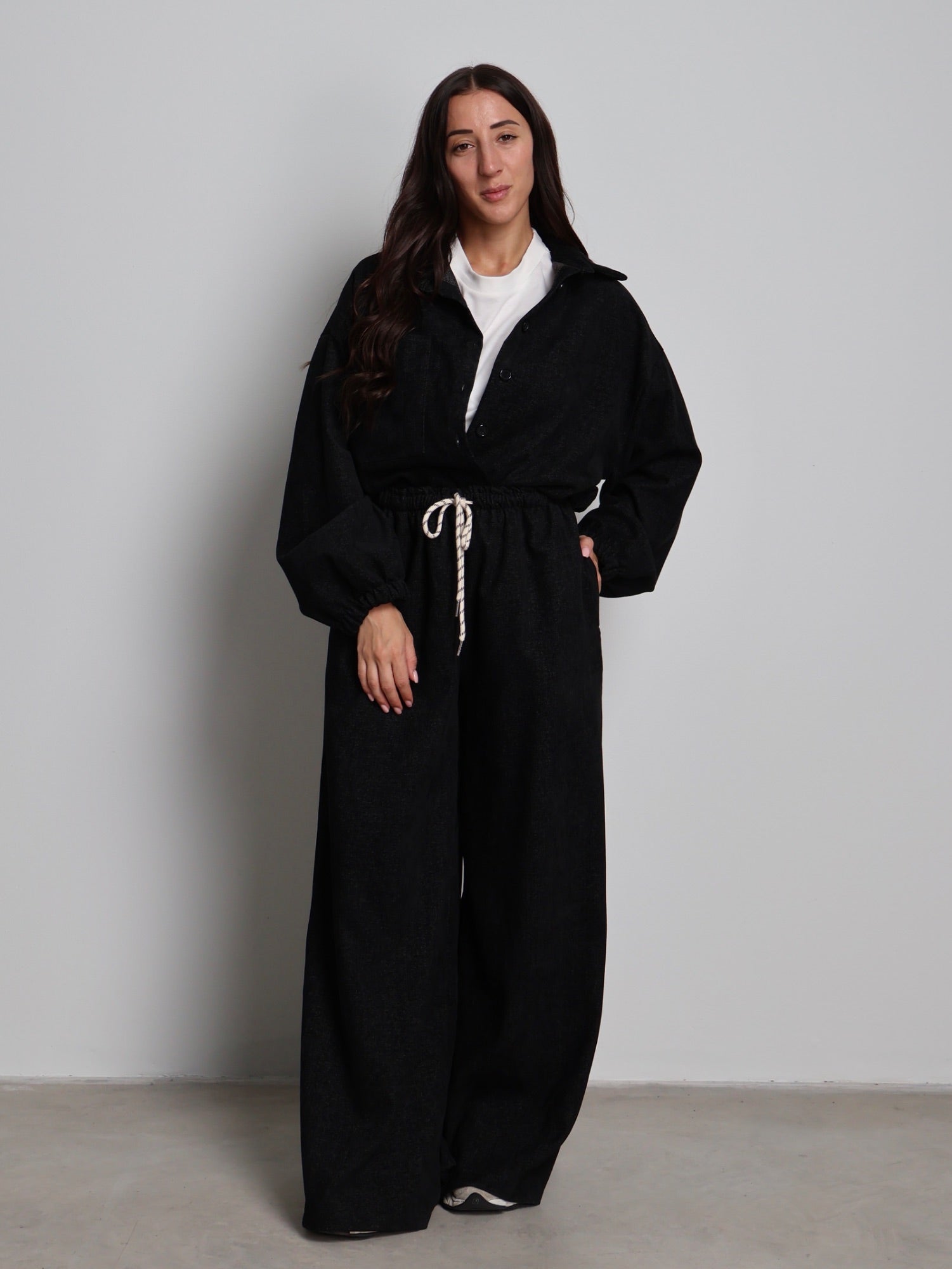 PANTALONE EMILY Nero VEVE VE423;PANTALONE EMILY Nero VEVE VE423 — foto 2;PANTALONE EMILY Nero VEVE VE423 — foto 3;PANTALONE EMILY Nero VEVE VE423 — foto 4;PANTALONE EMILY Nero VEVE VE423 — foto 5
