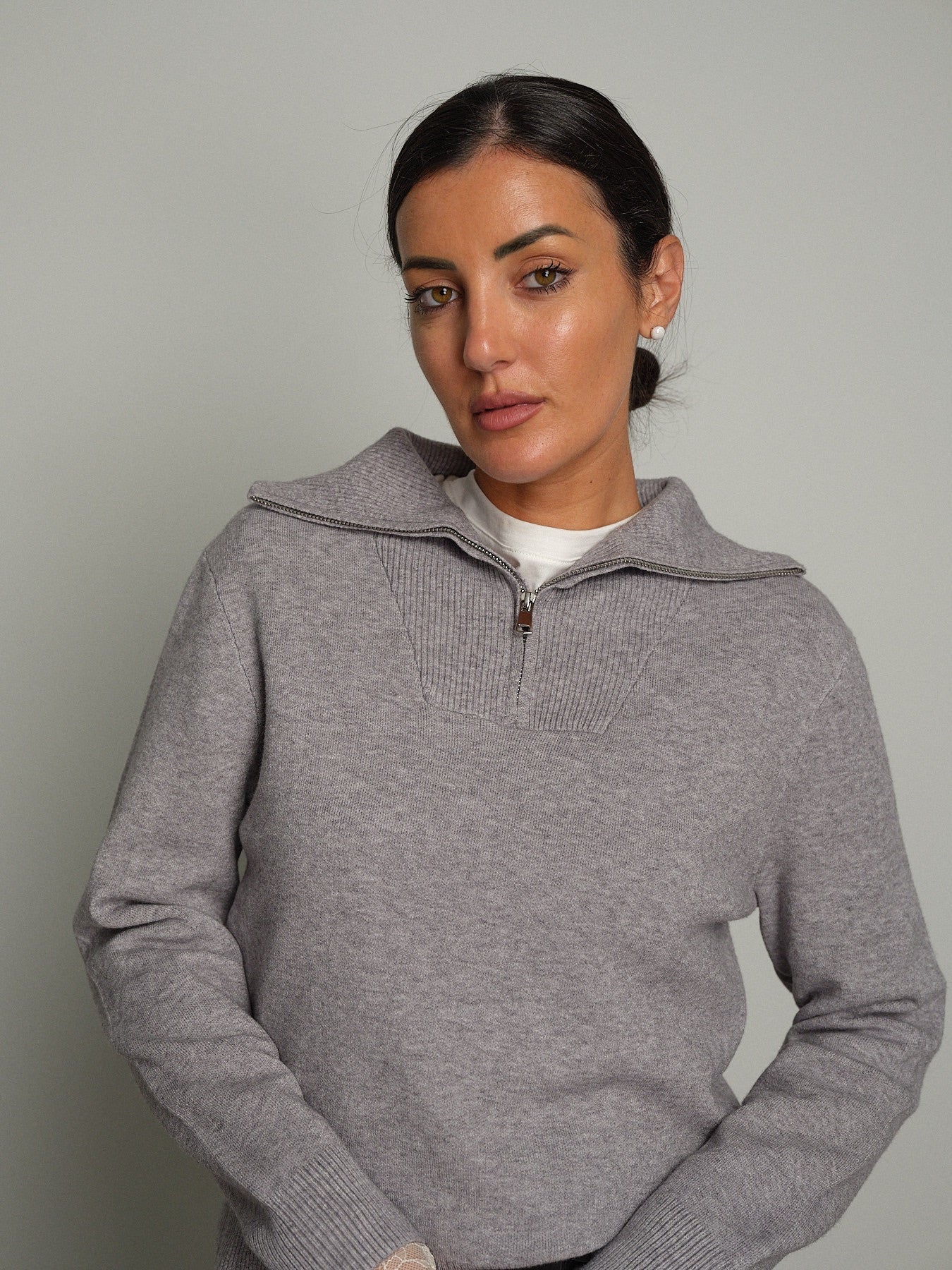Polo zip costina Grigio VEVE VE428;Polo zip costina Grigio VEVE VE428 — foto 2;Polo zip costina Grigio VEVE VE428 — foto 3;Polo zip costina Grigio VEVE VE428 — foto 4