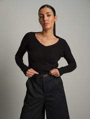 Pullover scollo V tondo Nero Veve VE441;Pullover scollo V tondo Nero Veve VE441 — foto 2;Pullover scollo V tondo Nero Veve VE441 — foto 3