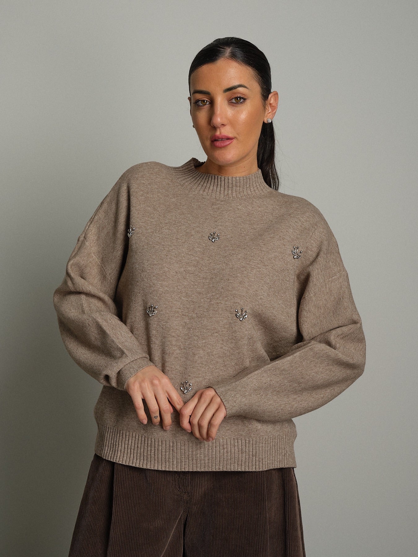 Pullover cabochon Beige Veve VE444;Pullover cabochon Beige Veve VE444 — foto 2;Pullover cabochon Beige Veve VE444 — foto 3;Pullover cabochon Beige Veve VE444 — foto 4;Pullover cabochon Beige Veve VE444 — foto 5