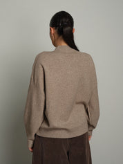 Pullover cabochon Beige Veve VE444;Pullover cabochon Beige Veve VE444 — foto 2;Pullover cabochon Beige Veve VE444 — foto 3;Pullover cabochon Beige Veve VE444 — foto 4;Pullover cabochon Beige Veve VE444 — foto 5