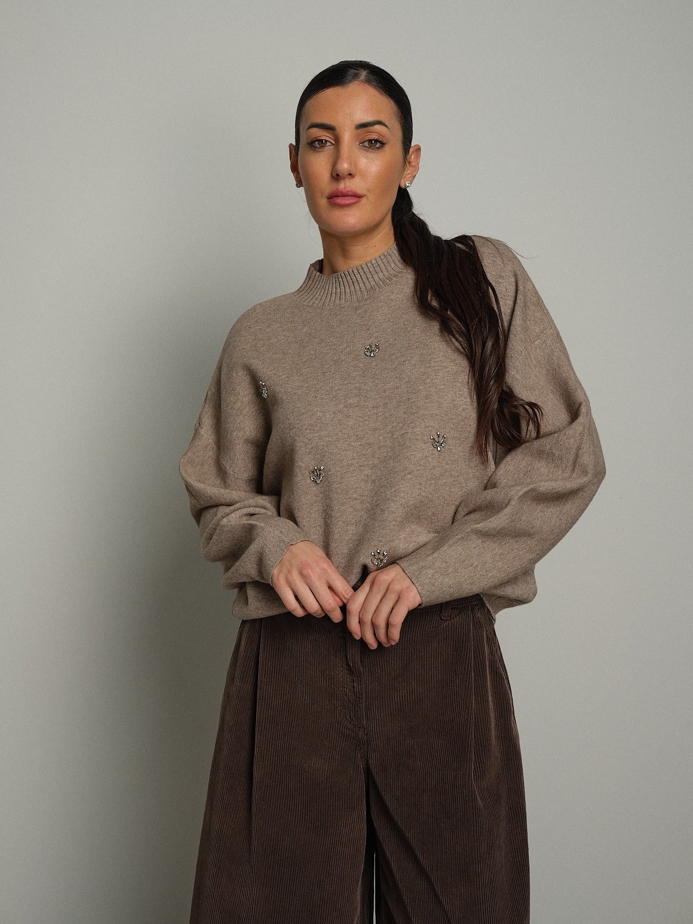 Pullover cabochon Beige Veve VE444;Pullover cabochon Beige Veve VE444 — foto 2;Pullover cabochon Beige Veve VE444 — foto 3;Pullover cabochon Beige Veve VE444 — foto 4;Pullover cabochon Beige Veve VE444 — foto 5