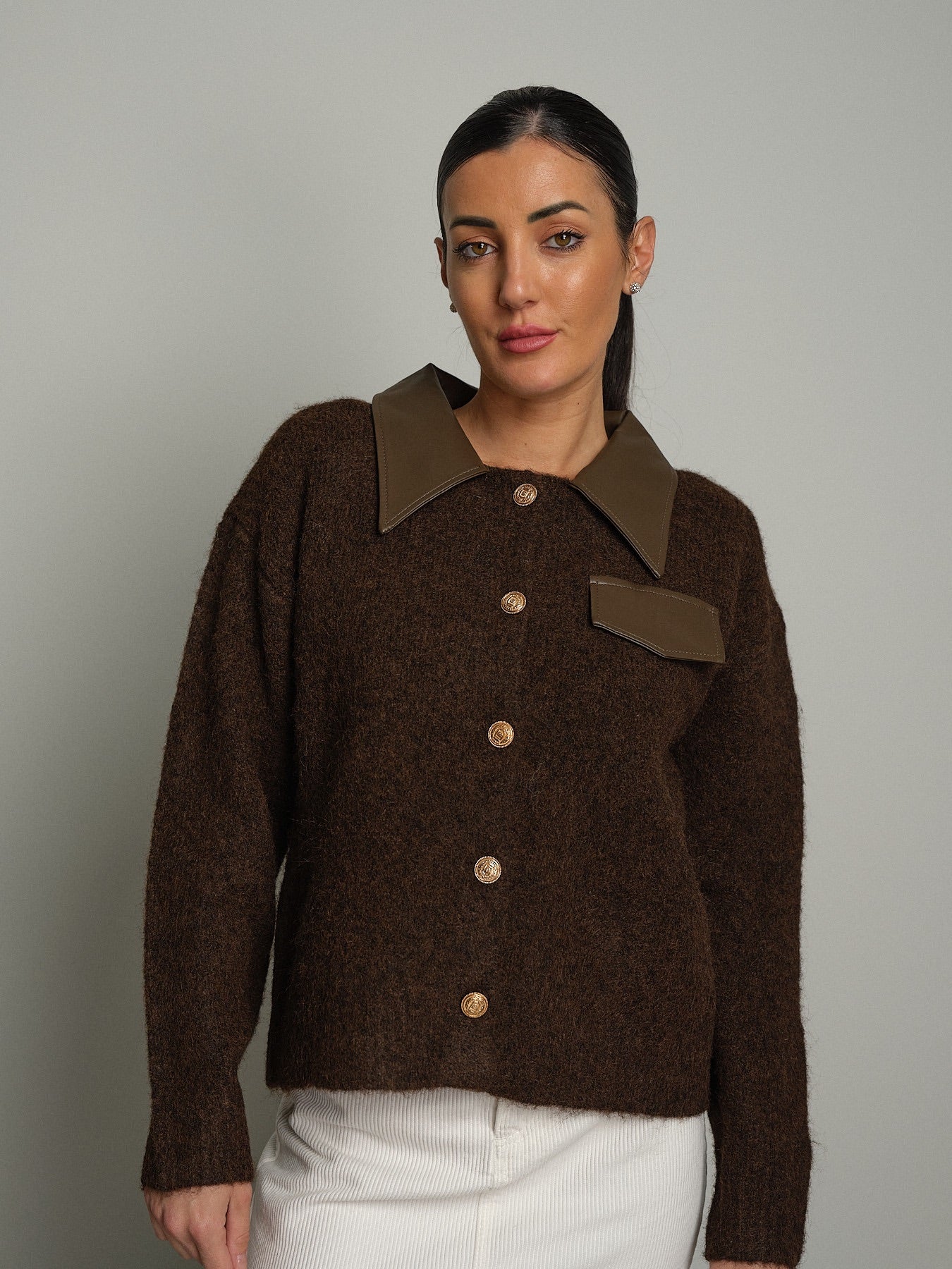 Cardigan orli ecopelle Moro VEVE VE447;Cardigan orli ecopelle Moro VEVE VE447 — foto 2;Cardigan orli ecopelle Moro VEVE VE447 — foto 3;Cardigan orli ecopelle Moro VEVE VE447 — foto 4