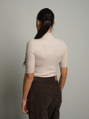 Pull collo cratere manica corta Beige VEVE VE448;Pull collo cratere manica corta Beige VEVE VE448 — foto 2;Pull collo cratere manica corta Beige VEVE VE448 — foto 3;Pull collo cratere manica corta Beige VEVE VE448 — foto 4;Pull collo cratere manica corta Beige VEVE VE448 — foto 5