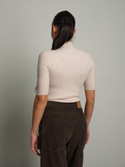 Pull collo cratere manica corta Beige VEVE VE448;Pull collo cratere manica corta Beige VEVE VE448 — foto 2;Pull collo cratere manica corta Beige VEVE VE448 — foto 3;Pull collo cratere manica corta Beige VEVE VE448 — foto 4;Pull collo cratere manica corta Beige VEVE VE448 — foto 5