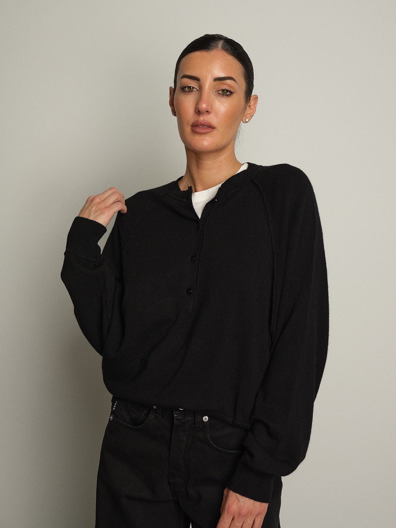 pullover serafino Nero vicolo 2AC2014;pullover serafino Nero vicolo 2AC2014 — foto 2;pullover serafino Nero vicolo 2AC2014 — foto 3;pullover serafino Nero vicolo 2AC2014 — foto 4;pullover serafino Nero vicolo 2AC2014 — foto 5;pullover serafino Nero vicolo 2AC2014 — foto 6;pullover serafino Nero vicolo 2AC2014 — foto 7;pullover serafino Nero vicolo 2AC2014 — foto 8