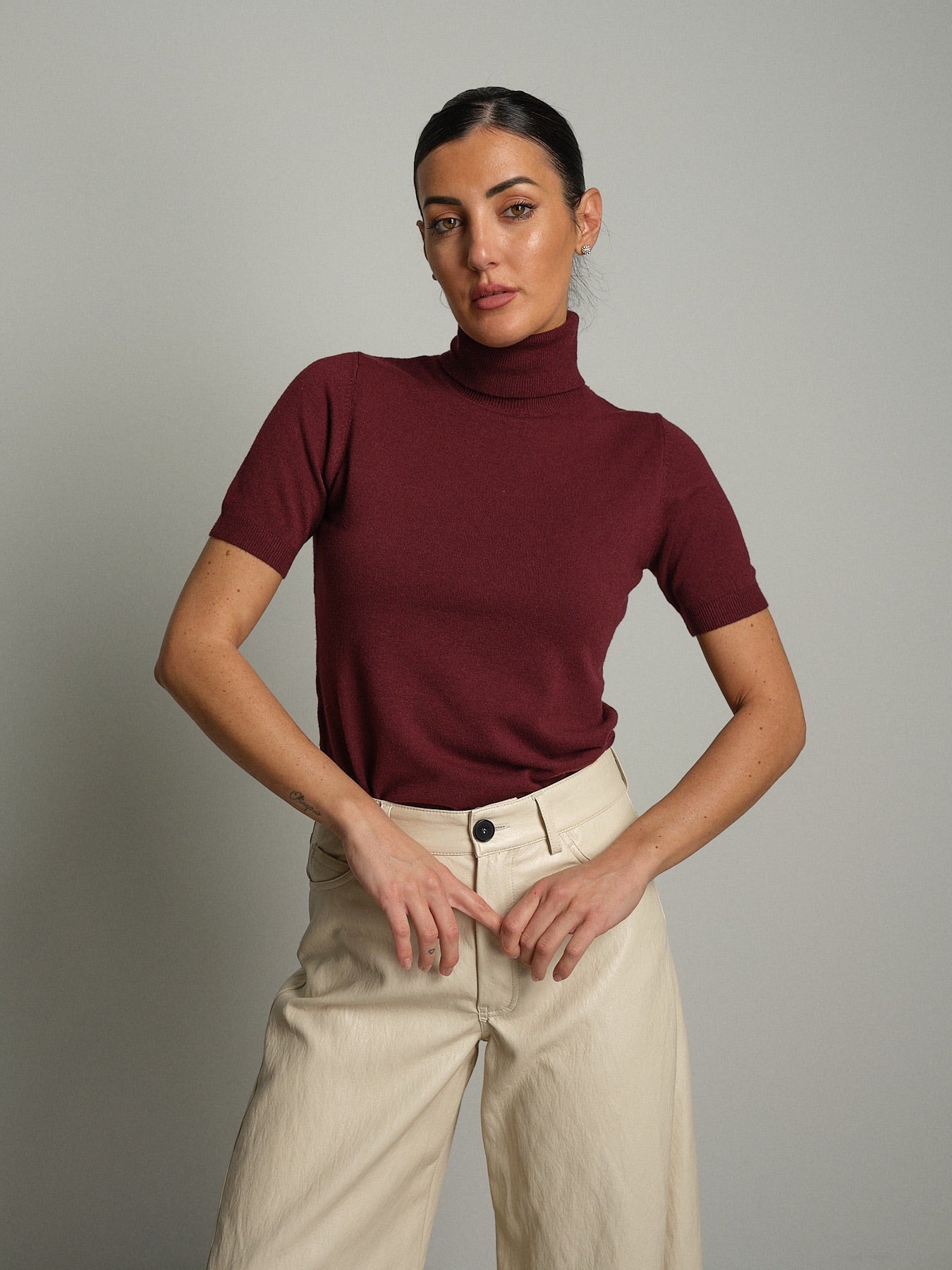 Dolcevita manica corta Bordeaux Vicolo 2AC2053;Dolcevita manica corta Bordeaux Vicolo 2AC2053 — foto 2;Dolcevita manica corta Bordeaux Vicolo 2AC2053 — foto 3;Dolcevita manica corta Bordeaux Vicolo 2AC2053 — foto 4