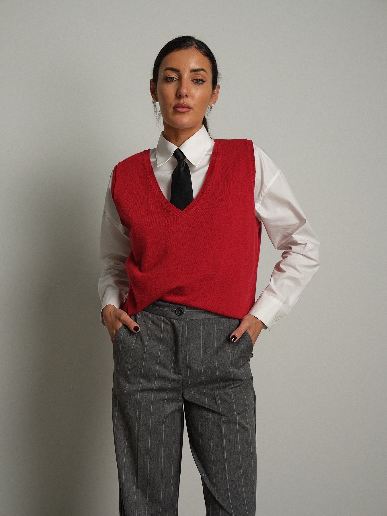 Gilet scollo V misto lana Rosso Vicolo 2AC2162;Gilet scollo V misto lana Rosso Vicolo 2AC2162 — foto 2;Gilet scollo V misto lana Rosso Vicolo 2AC2162 — foto 3;Gilet scollo V misto lana Rosso Vicolo 2AC2162 — foto 4