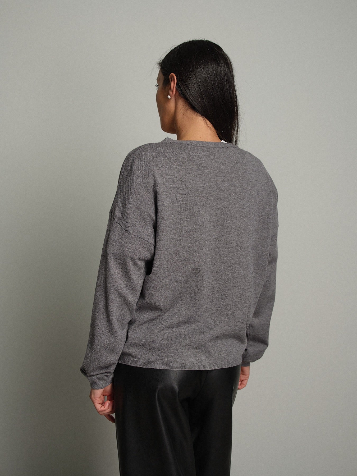Cardigan due bottoni Grigio Vicolo 2AC2172;Cardigan due bottoni Grigio Vicolo 2AC2172 — foto 2;Cardigan due bottoni Grigio Vicolo 2AC2172 — foto 3;Cardigan due bottoni Grigio Vicolo 2AC2172 — foto 4