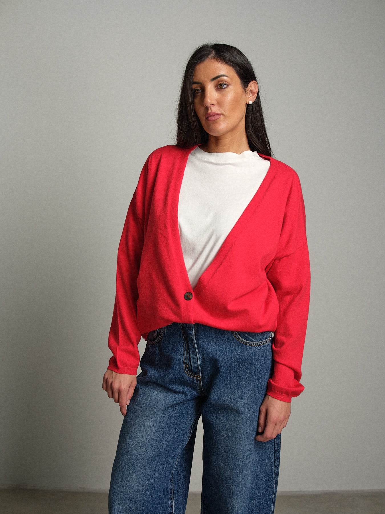 Cardigan due bottoni Rosso Vicolo 2AC2172;Cardigan due bottoni Rosso Vicolo 2AC2172 — foto 2;Cardigan due bottoni Rosso Vicolo 2AC2172 — foto 3