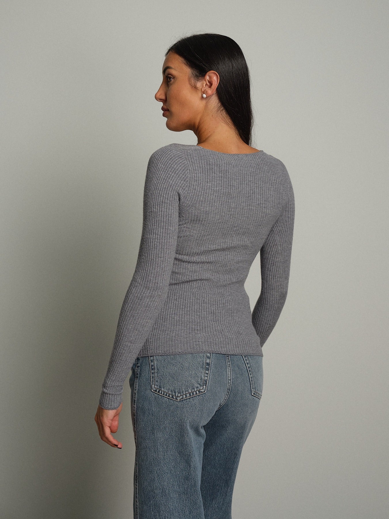 Pullover costina scollo V Grigio Vicolo 2AC2179;Pullover costina scollo V Grigio Vicolo 2AC2179 — foto 2;Pullover costina scollo V Grigio Vicolo 2AC2179 — foto 3