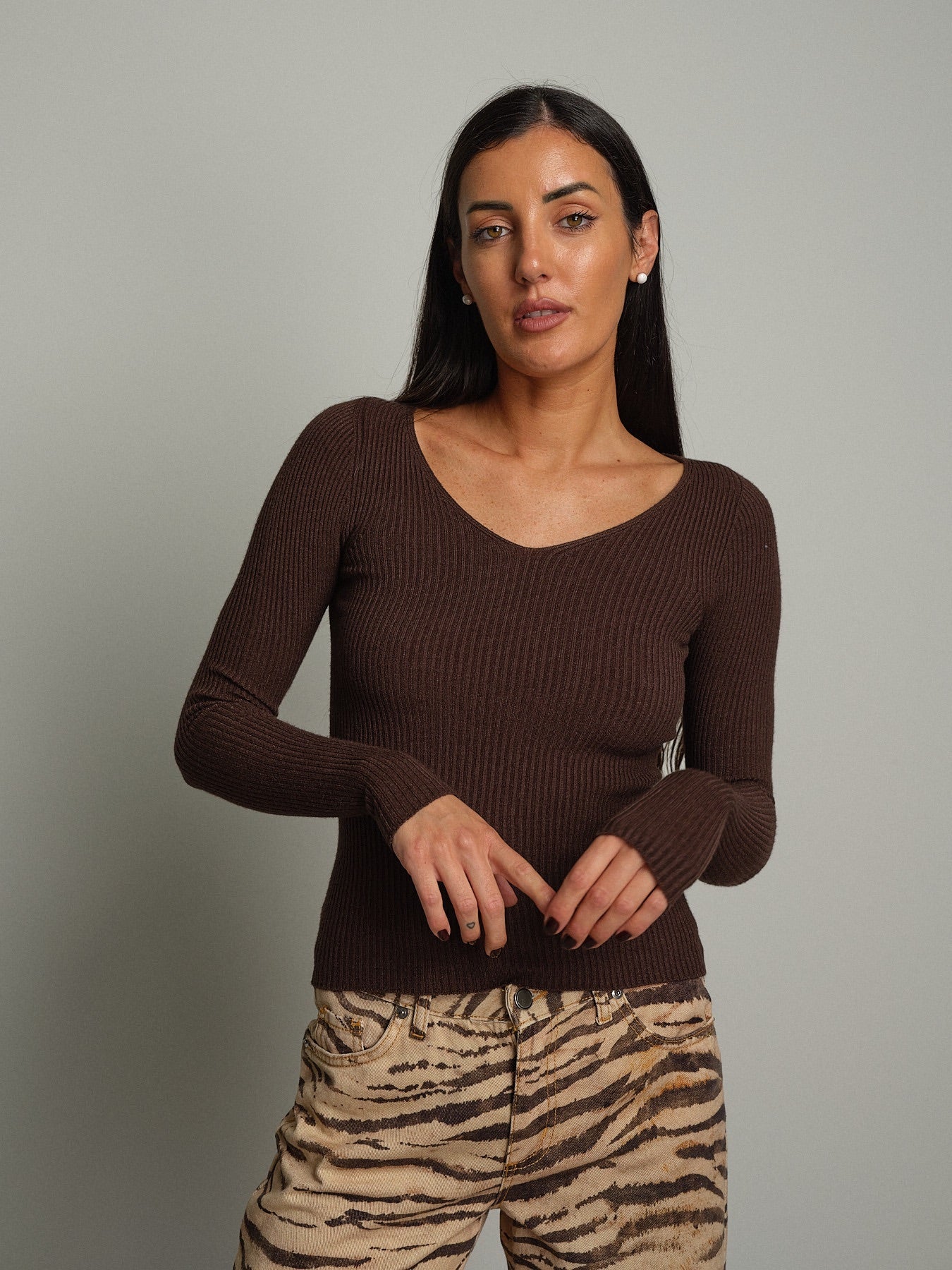 Pullover costina scollo V Moro Vicolo 2AC2179;Pullover costina scollo V Moro Vicolo 2AC2179 — foto 2;Pullover costina scollo V Moro Vicolo 2AC2179 — foto 3;Pullover costina scollo V Moro Vicolo 2AC2179 — foto 4