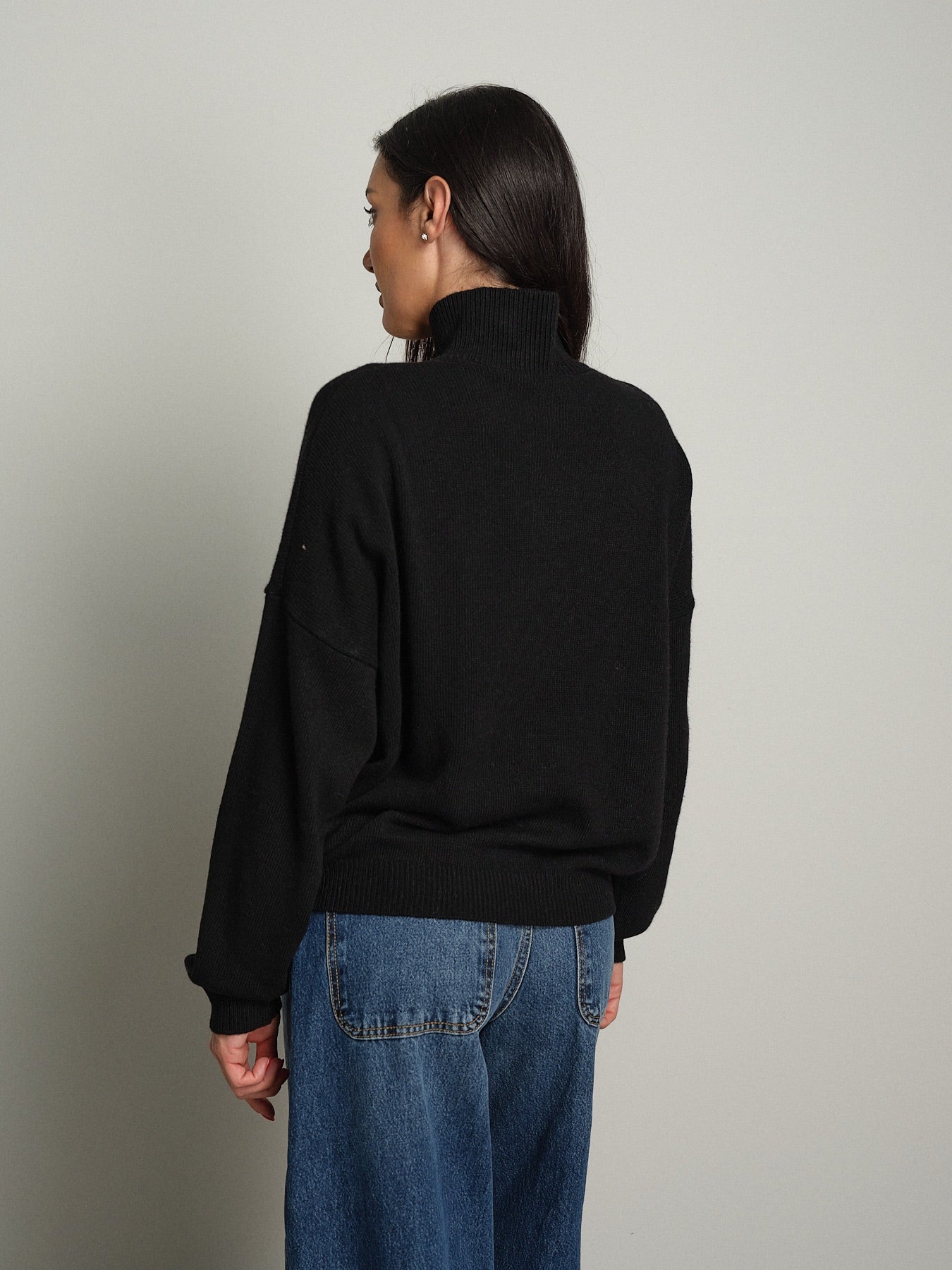 Maglione collo alto bottoni Nero Vicolo 7AC7005;Maglione collo alto bottoni Nero Vicolo 7AC7005 — foto 2;Maglione collo alto bottoni Nero Vicolo 7AC7005 — foto 3;Maglione collo alto bottoni Nero Vicolo 7AC7005 — foto 4;Maglione collo alto bottoni Nero Vicolo 7AC7005 — foto 5;Maglione collo alto bottoni Nero Vicolo 7AC7005 — foto 6