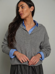 Pullover polo scollo V Grigio Vicolo 7AC7021;Pullover polo scollo V Grigio Vicolo 7AC7021 — foto 2;Pullover polo scollo V Grigio Vicolo 7AC7021 — foto 3;Pullover polo scollo V Grigio Vicolo 7AC7021 — foto 4;Pullover polo scollo V Grigio Vicolo 7AC7021 — foto 5