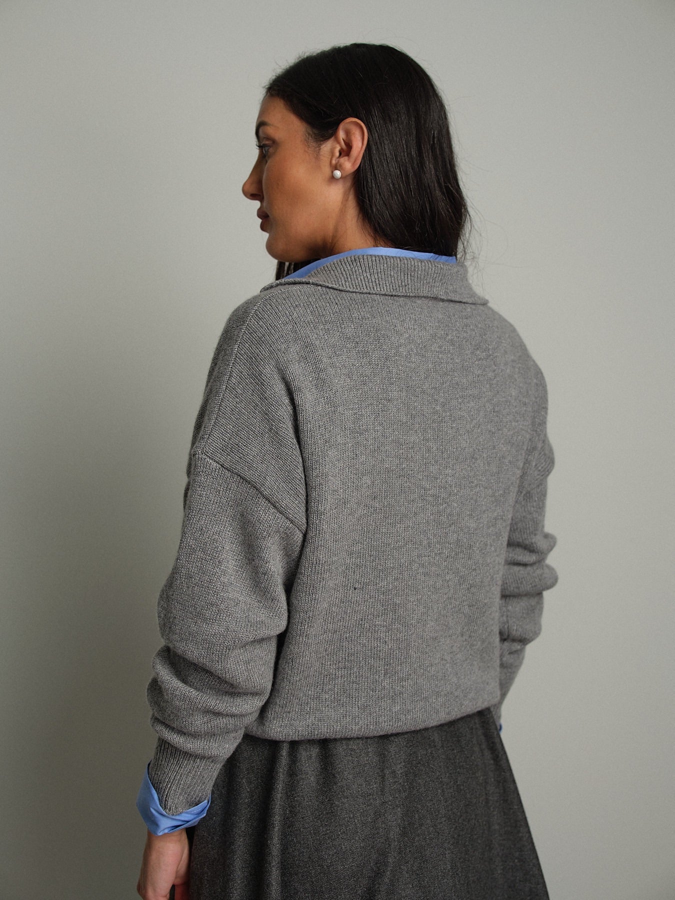 Pullover polo scollo V Grigio Vicolo 7AC7021;Pullover polo scollo V Grigio Vicolo 7AC7021 — foto 2;Pullover polo scollo V Grigio Vicolo 7AC7021 — foto 3;Pullover polo scollo V Grigio Vicolo 7AC7021 — foto 4;Pullover polo scollo V Grigio Vicolo 7AC7021 — foto 5