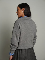 Pullover polo scollo V Grigio Vicolo 7AC7021;Pullover polo scollo V Grigio Vicolo 7AC7021 — foto 2;Pullover polo scollo V Grigio Vicolo 7AC7021 — foto 3;Pullover polo scollo V Grigio Vicolo 7AC7021 — foto 4;Pullover polo scollo V Grigio Vicolo 7AC7021 — foto 5