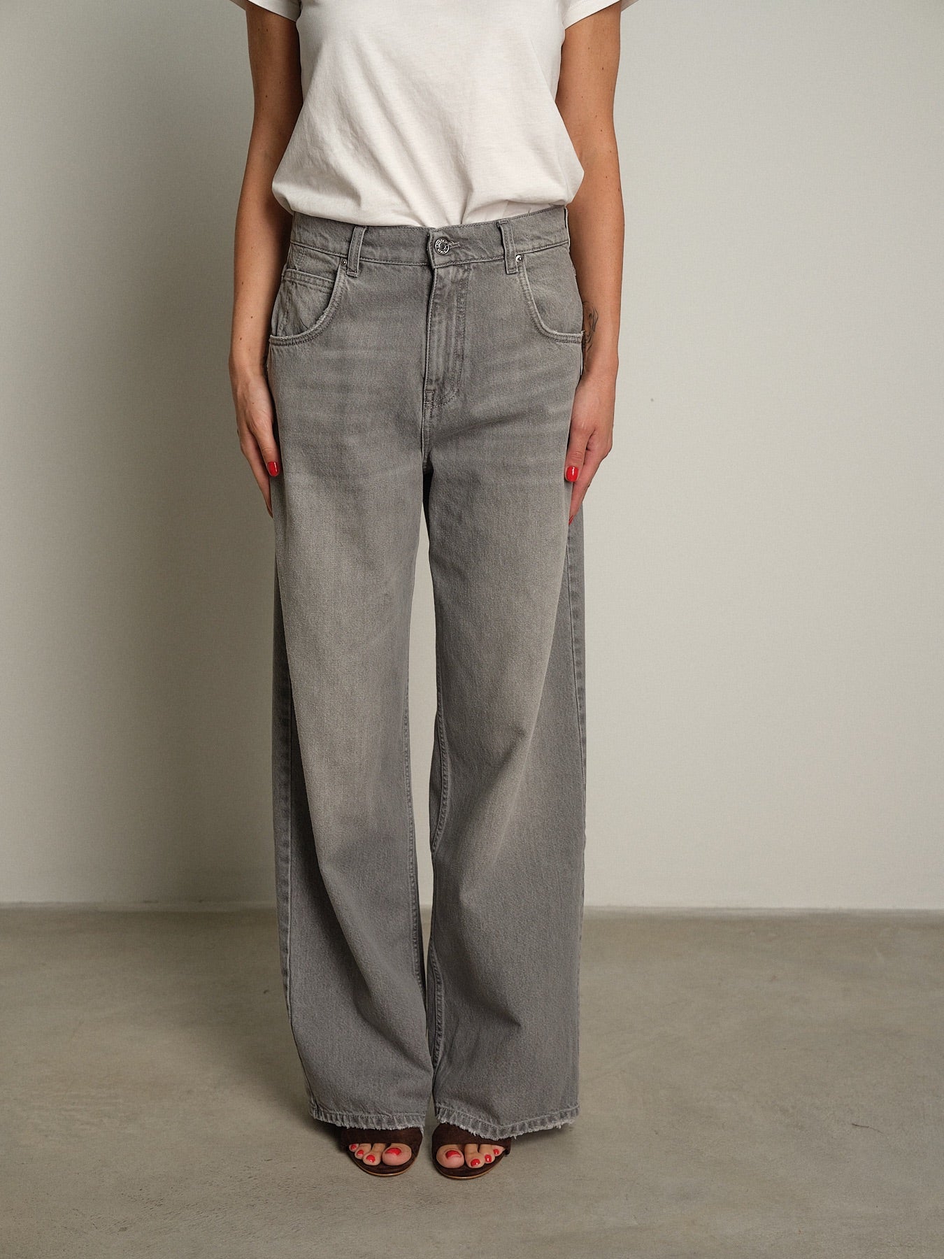 Jeans mia Grigio Vicolo DAC5125;Jeans mia Grigio Vicolo DAC5125 — foto 2;Jeans mia Grigio Vicolo DAC5125 — foto 3;Jeans mia Grigio Vicolo DAC5125 — foto 4;Jeans mia Grigio Vicolo DAC5125 — foto 5;Jeans mia Grigio Vicolo DAC5125 — foto 6;Jeans mia Grigio Vicolo DAC5125 — foto 7;Jeans mia Grigio Vicolo DAC5125 — foto 8;Jeans mia Grigio Vicolo DAC5125 — foto 9