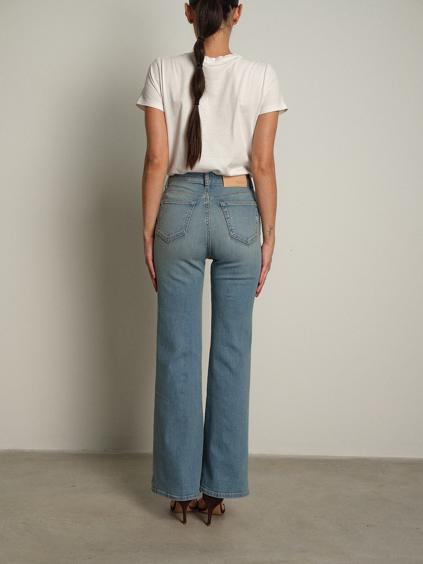 jeans shanti denim Blu vicolo DAC5148;jeans shanti denim Blu vicolo DAC5148 — foto 2;jeans shanti denim Blu vicolo DAC5148 — foto 3;jeans shanti denim Blu vicolo DAC5148 — foto 4;jeans shanti denim Blu vicolo DAC5148 — foto 5;jeans shanti denim Blu vicolo DAC5148 — foto 6
