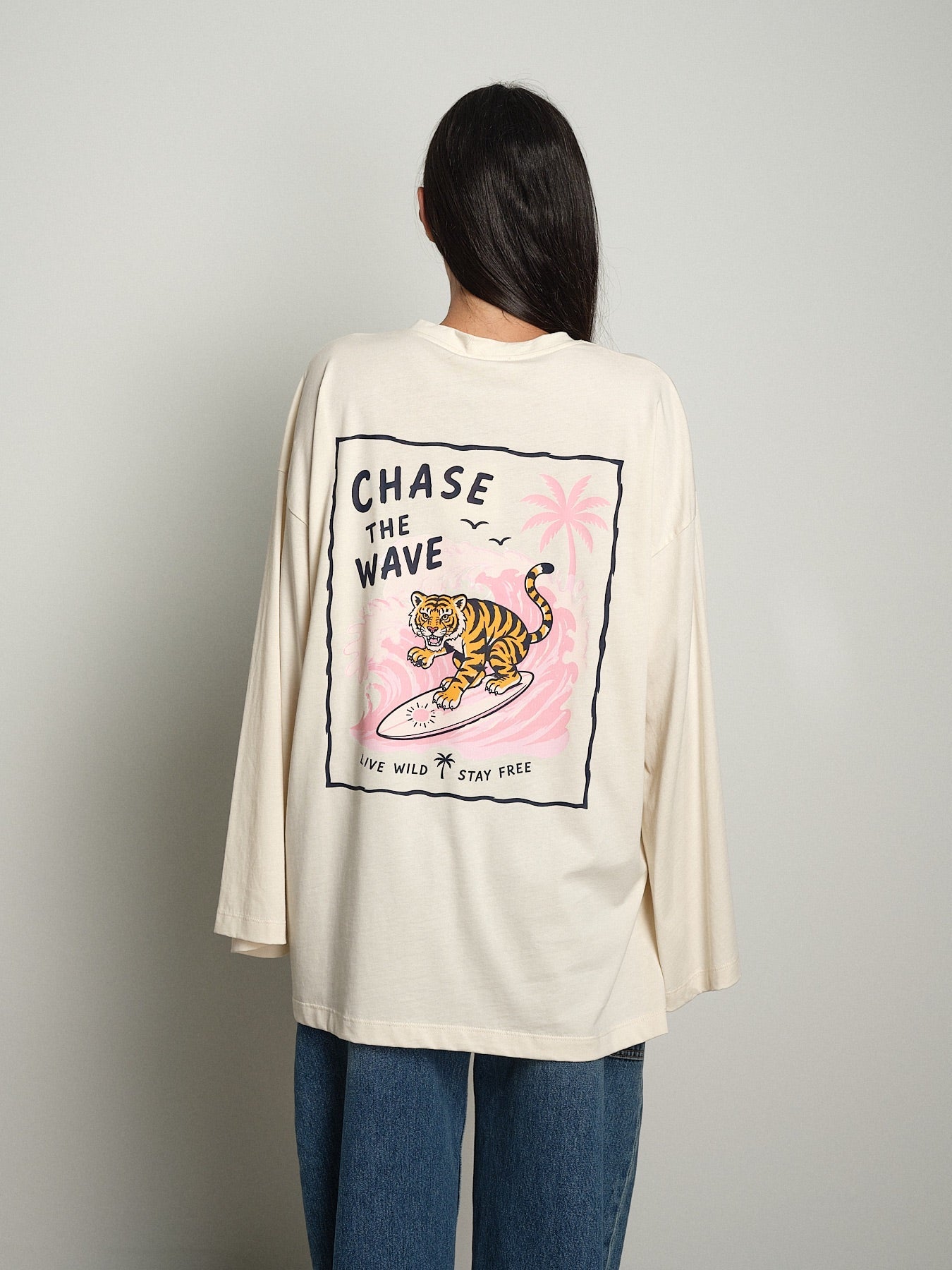 Maglia tigre stampa rosa Crema Vicolo RAC0099;Maglia tigre stampa rosa Crema Vicolo RAC0099 — foto 2;Maglia tigre stampa rosa Crema Vicolo RAC0099 — foto 3;Maglia tigre stampa rosa Crema Vicolo RAC0099 — foto 4;Maglia tigre stampa rosa Crema Vicolo RAC0099 — foto 5;Maglia tigre stampa rosa Crema Vicolo RAC0099 — foto 6;Maglia tigre stampa rosa Crema Vicolo RAC0099 — foto 7
