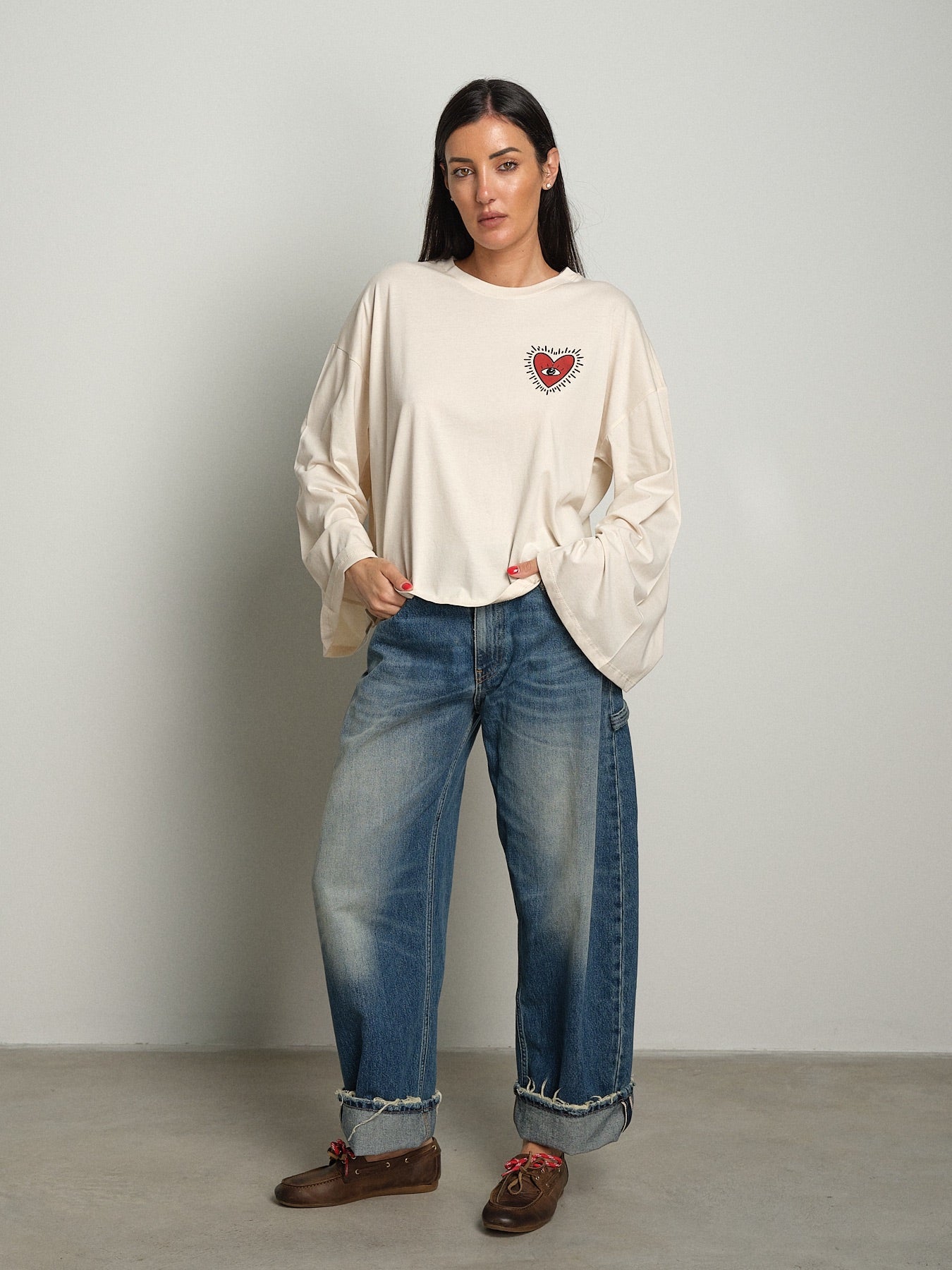 Maglia cuore e tigri Crema Vicolo RAC0128;Maglia cuore e tigri Crema Vicolo RAC0128 — foto 2;Maglia cuore e tigri Crema Vicolo RAC0128 — foto 3;Maglia cuore e tigri Crema Vicolo RAC0128 — foto 4;Maglia cuore e tigri Crema Vicolo RAC0128 — foto 5;Maglia cuore e tigri Crema Vicolo RAC0128 — foto 6