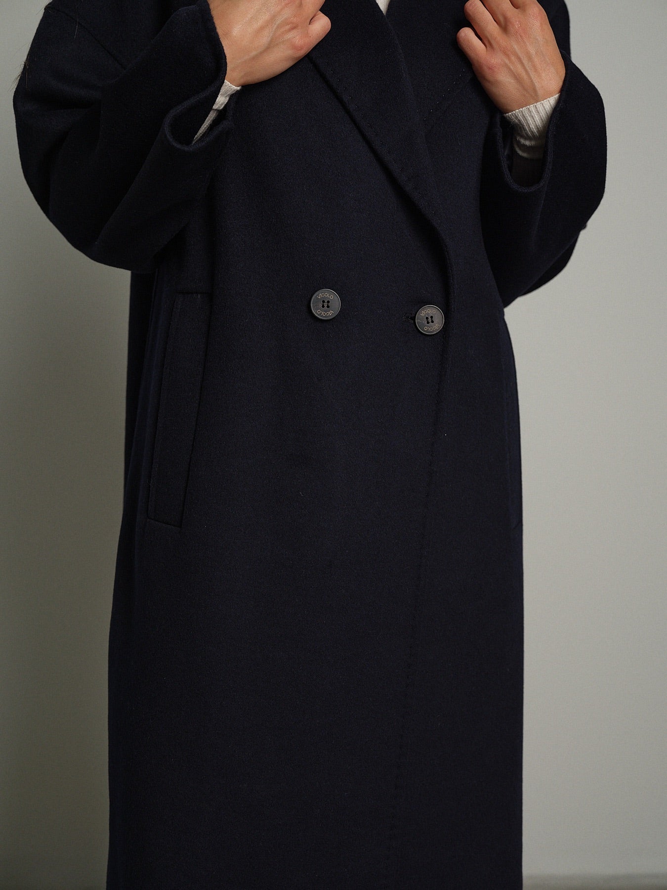 Cappotto doppio petto Blu-notte Vicolo TAC0003;Cappotto doppio petto Blu-notte Vicolo TAC0003 — foto 2;Cappotto doppio petto Blu-notte Vicolo TAC0003 — foto 3;Cappotto doppio petto Blu-notte Vicolo TAC0003 — foto 4;Cappotto doppio petto Blu-notte Vicolo TAC0003 — foto 5;Cappotto doppio petto Blu-notte Vicolo TAC0003 — foto 6;Cappotto doppio petto Blu-notte Vicolo TAC0003 — foto 7