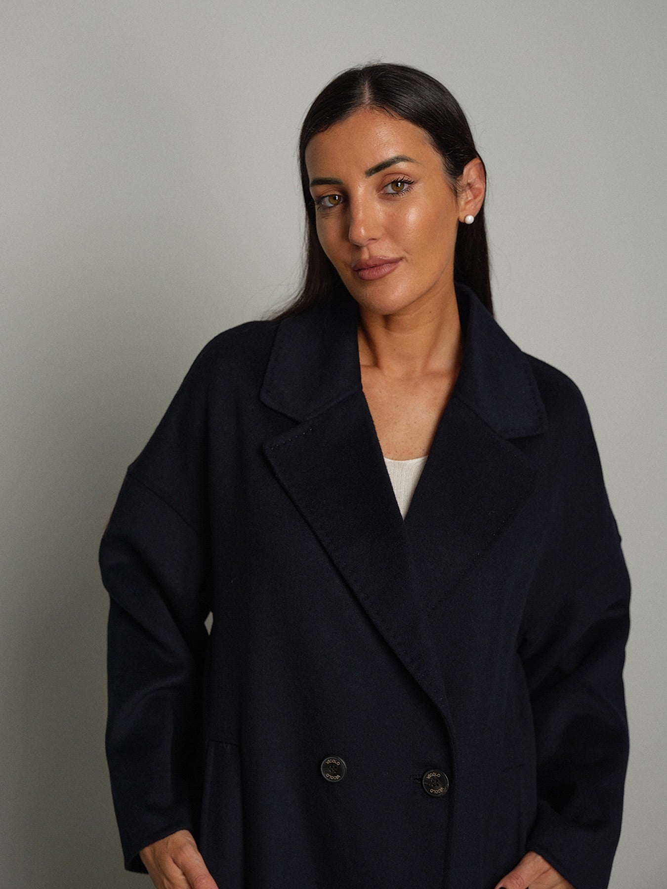 Cappotto doppio petto Blu-notte Vicolo TAC0003;Cappotto doppio petto Blu-notte Vicolo TAC0003 — foto 2;Cappotto doppio petto Blu-notte Vicolo TAC0003 — foto 3;Cappotto doppio petto Blu-notte Vicolo TAC0003 — foto 4;Cappotto doppio petto Blu-notte Vicolo TAC0003 — foto 5;Cappotto doppio petto Blu-notte Vicolo TAC0003 — foto 6;Cappotto doppio petto Blu-notte Vicolo TAC0003 — foto 7