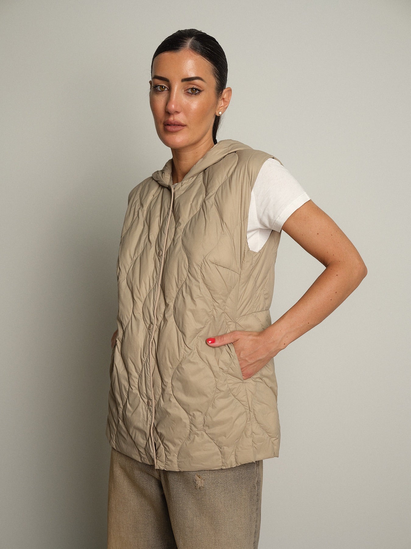 Gilet piumino cappuccio Beige vicolo TAC0043;Gilet piumino cappuccio Beige vicolo TAC0043 — foto 2;Gilet piumino cappuccio Beige vicolo TAC0043 — foto 3;Gilet piumino cappuccio Beige vicolo TAC0043 — foto 4;Gilet piumino cappuccio Beige vicolo TAC0043 — foto 5;Gilet piumino cappuccio Beige vicolo TAC0043 — foto 6;Gilet piumino cappuccio Beige vicolo TAC0043 — foto 7