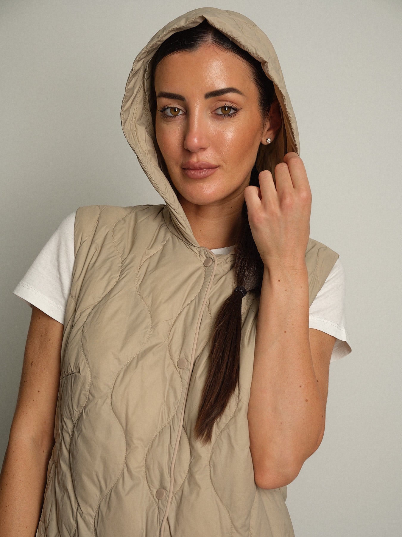 Gilet piumino cappuccio Beige vicolo TAC0043;Gilet piumino cappuccio Beige vicolo TAC0043 — foto 2;Gilet piumino cappuccio Beige vicolo TAC0043 — foto 3;Gilet piumino cappuccio Beige vicolo TAC0043 — foto 4;Gilet piumino cappuccio Beige vicolo TAC0043 — foto 5;Gilet piumino cappuccio Beige vicolo TAC0043 — foto 6;Gilet piumino cappuccio Beige vicolo TAC0043 — foto 7