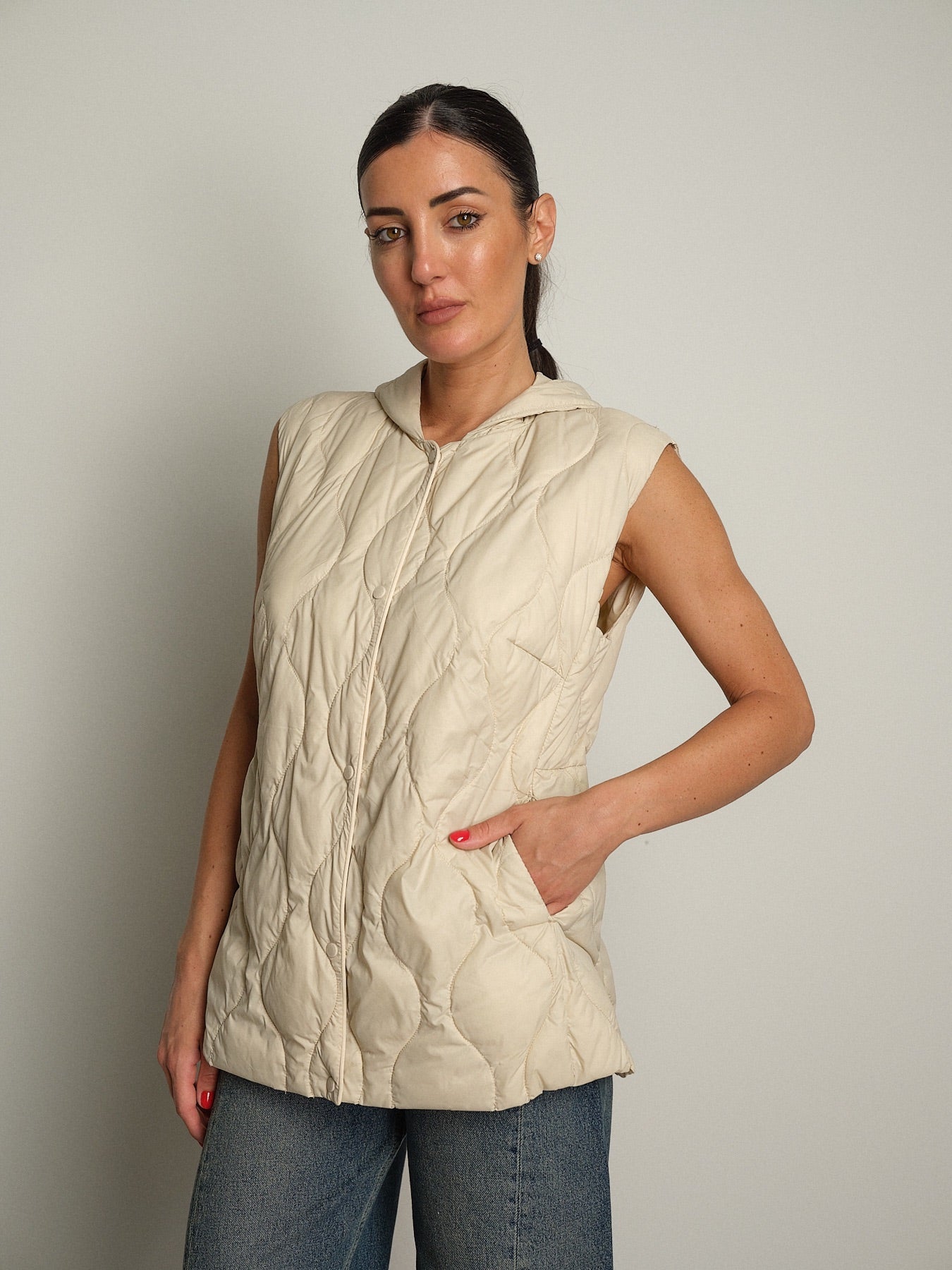 Gilet piumino cappuccio Burro vicolo TAC0043;Gilet piumino cappuccio Burro vicolo TAC0043 — foto 2;Gilet piumino cappuccio Burro vicolo TAC0043 — foto 3;Gilet piumino cappuccio Burro vicolo TAC0043 — foto 4;Gilet piumino cappuccio Burro vicolo TAC0043 — foto 5;Gilet piumino cappuccio Burro vicolo TAC0043 — foto 6;Gilet piumino cappuccio Burro vicolo TAC0043 — foto 7
