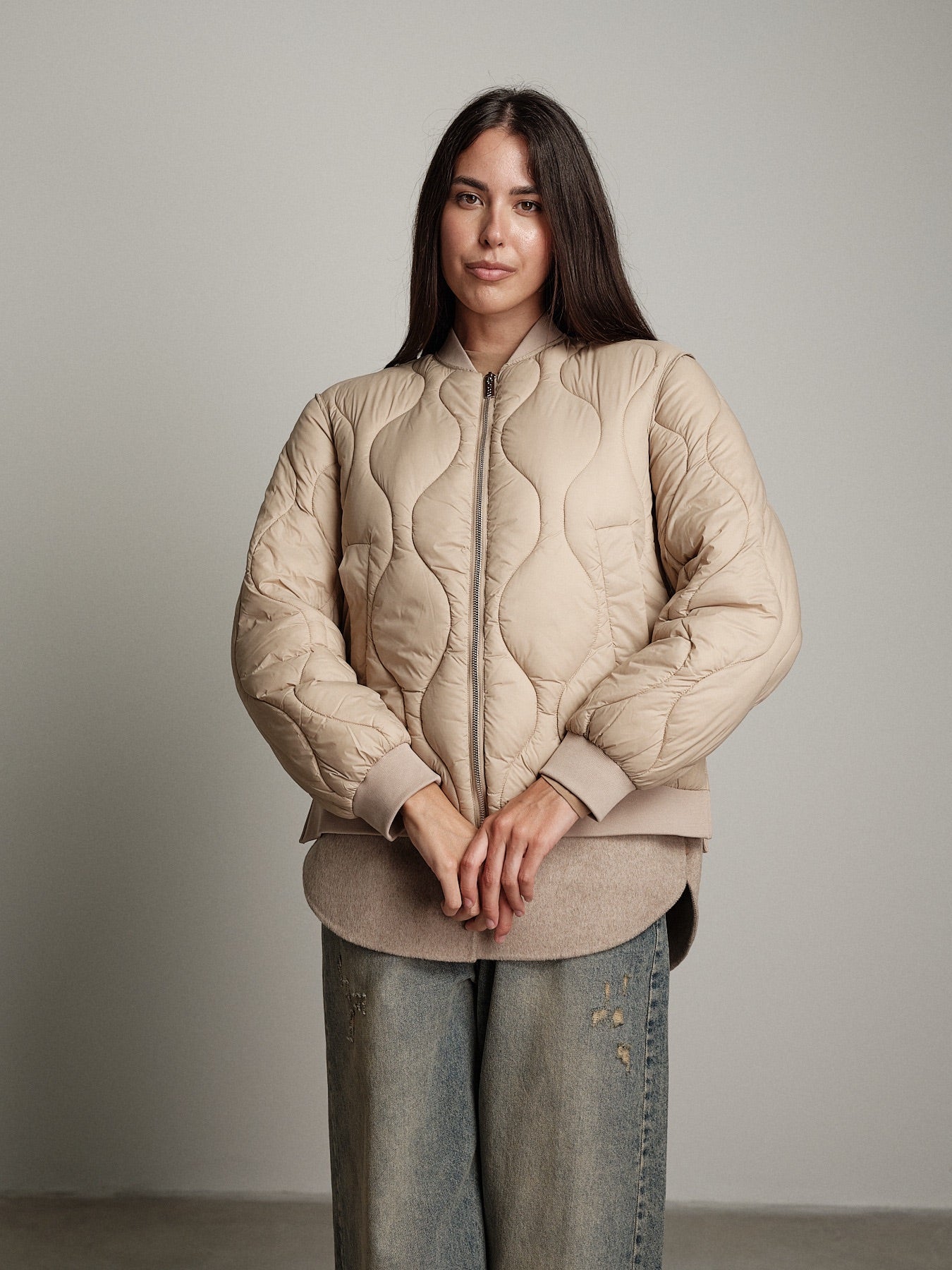 Piumino con orlo lana Beige Vicolo TAC0049;Piumino con orlo lana Beige Vicolo TAC0049 — foto 2;Piumino con orlo lana Beige Vicolo TAC0049 — foto 3;Piumino con orlo lana Beige Vicolo TAC0049 — foto 4;Piumino con orlo lana Beige Vicolo TAC0049 — foto 5;Piumino con orlo lana Beige Vicolo TAC0049 — foto 6;Piumino con orlo lana Beige Vicolo TAC0049 — foto 7;Piumino con orlo lana Beige Vicolo TAC0049 — foto 8