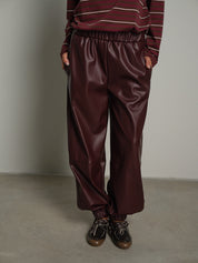 pantalone jogger ecopelle Bordeaux Vicolo TAC0307;pantalone jogger ecopelle Bordeaux Vicolo TAC0307 — foto 2;pantalone jogger ecopelle Bordeaux Vicolo TAC0307 — foto 3;pantalone jogger ecopelle Bordeaux Vicolo TAC0307 — foto 4;pantalone jogger ecopelle Bordeaux Vicolo TAC0307 — foto 5