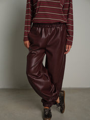 pantalone jogger ecopelle Bordeaux Vicolo TAC0307;pantalone jogger ecopelle Bordeaux Vicolo TAC0307 — foto 2;pantalone jogger ecopelle Bordeaux Vicolo TAC0307 — foto 3;pantalone jogger ecopelle Bordeaux Vicolo TAC0307 — foto 4;pantalone jogger ecopelle Bordeaux Vicolo TAC0307 — foto 5