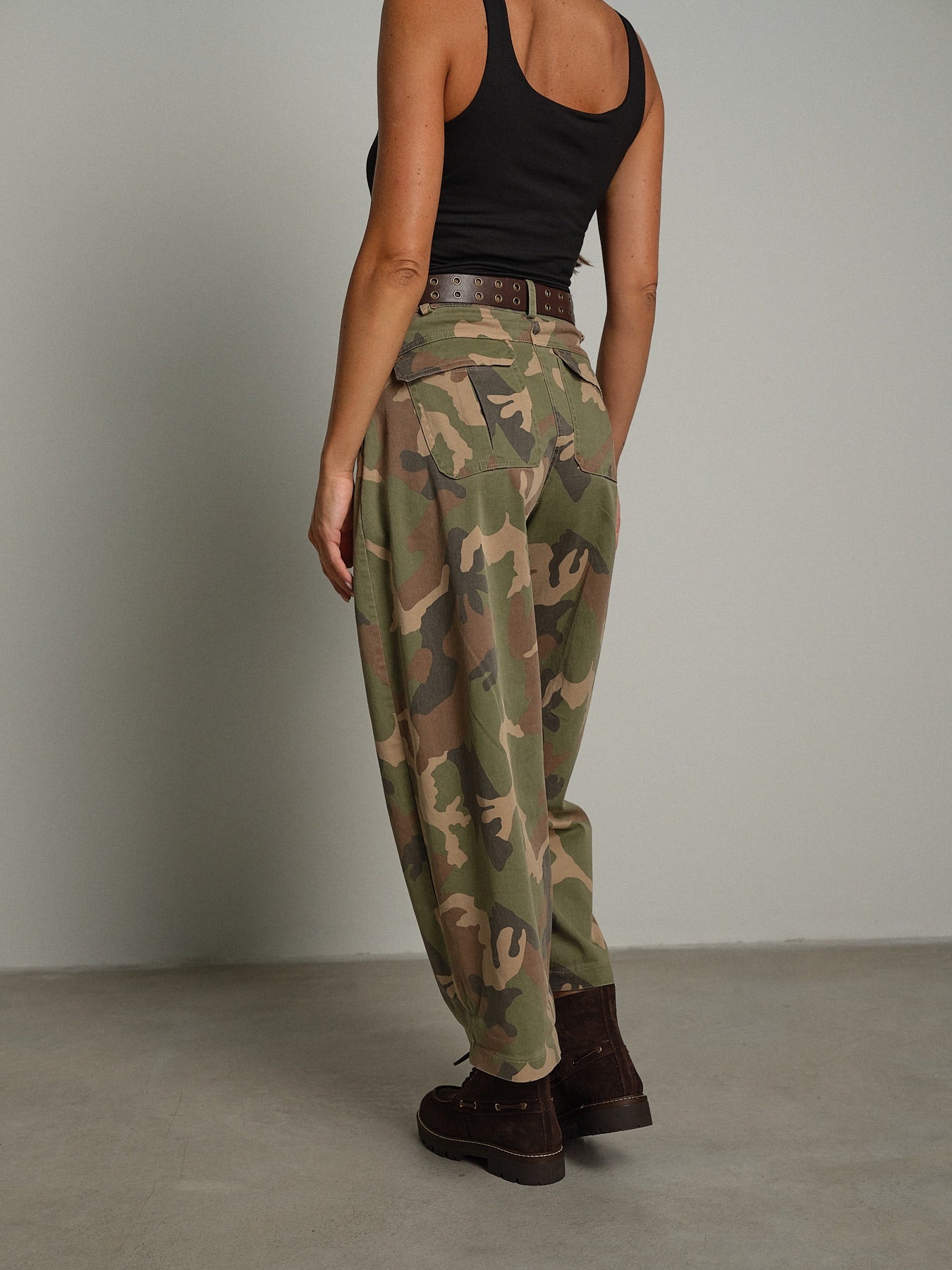 Pantalone balloon mimetico Verde-militare Vicolo TAC1134;Pantalone balloon mimetico Verde-militare Vicolo TAC1134 — foto 2;Pantalone balloon mimetico Verde-militare Vicolo TAC1134 — foto 3;Pantalone balloon mimetico Verde-militare Vicolo TAC1134 — foto 4;Pantalone balloon mimetico Verde-militare Vicolo TAC1134 — foto 5
