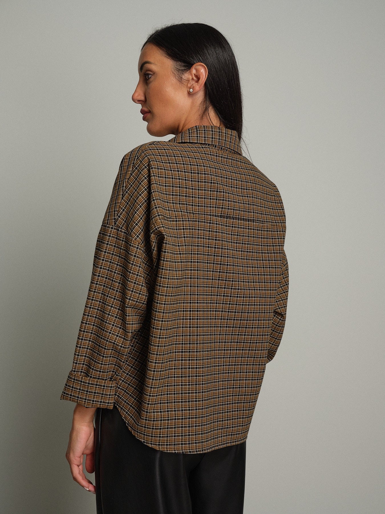 Camicia check fino Cammello Vicolo TAC1204;Camicia check fino Cammello Vicolo TAC1204 — foto 2;Camicia check fino Cammello Vicolo TAC1204 — foto 3;Camicia check fino Cammello Vicolo TAC1204 — foto 4;Camicia check fino Cammello Vicolo TAC1204 — foto 5;Camicia check fino Cammello Vicolo TAC1204 — foto 6