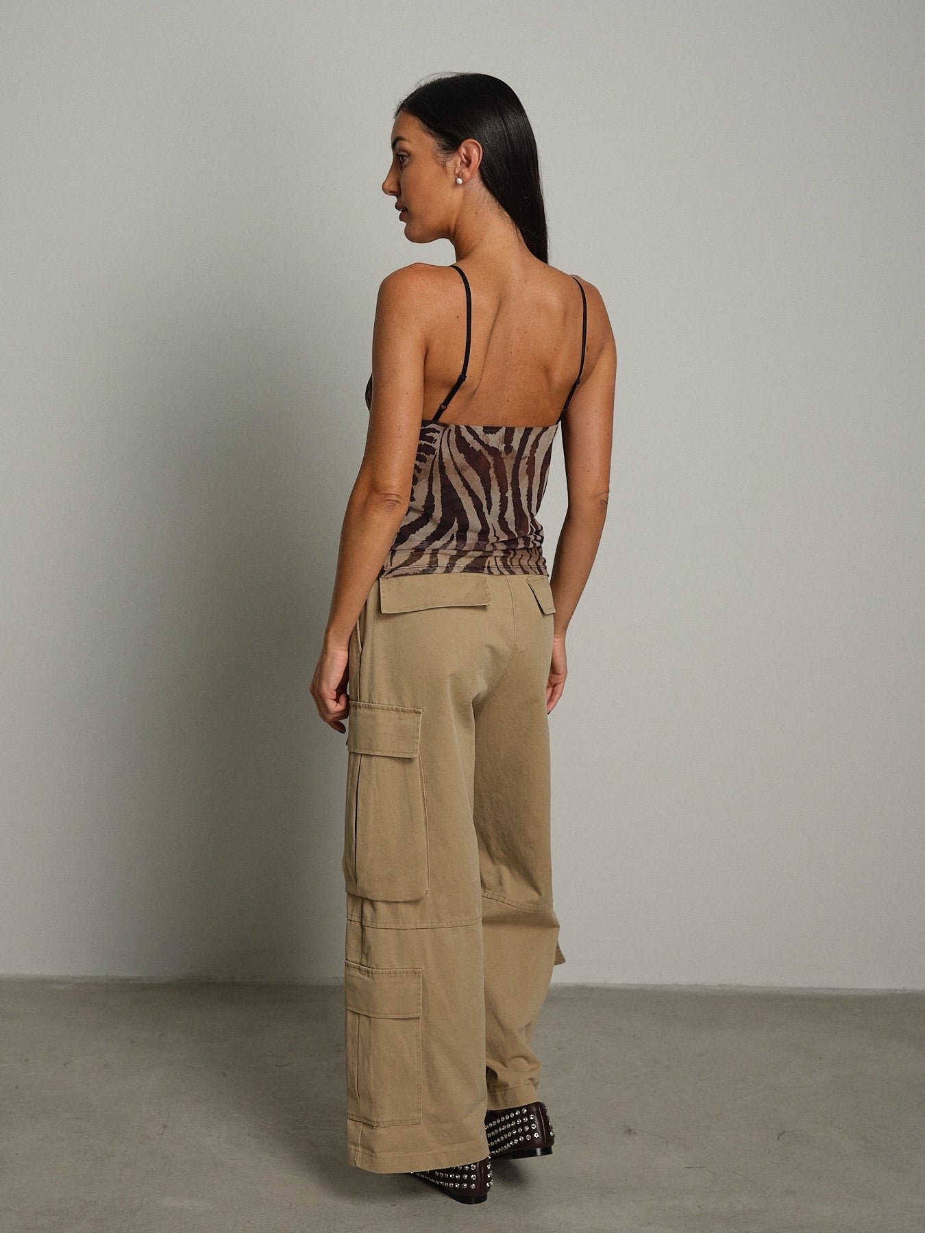 Pantalone cargo Beige Vicolo TAC1290;Pantalone cargo Beige Vicolo TAC1290 — foto 2;Pantalone cargo Beige Vicolo TAC1290 — foto 3;Pantalone cargo Beige Vicolo TAC1290 — foto 4;Pantalone cargo Beige Vicolo TAC1290 — foto 5;Pantalone cargo Beige Vicolo TAC1290 — foto 6;Pantalone cargo Beige Vicolo TAC1290 — foto 7