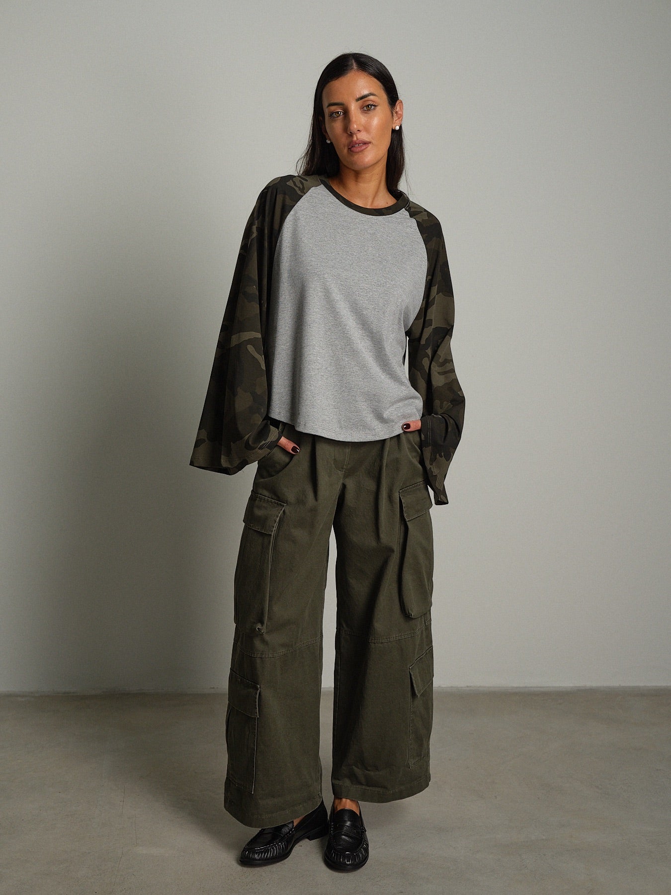 Pantalone cargo Verde-militare Vicolo TAC1290;Pantalone cargo Verde-militare Vicolo TAC1290 — foto 2;Pantalone cargo Verde-militare Vicolo TAC1290 — foto 3;Pantalone cargo Verde-militare Vicolo TAC1290 — foto 4;Pantalone cargo Verde-militare Vicolo TAC1290 — foto 5