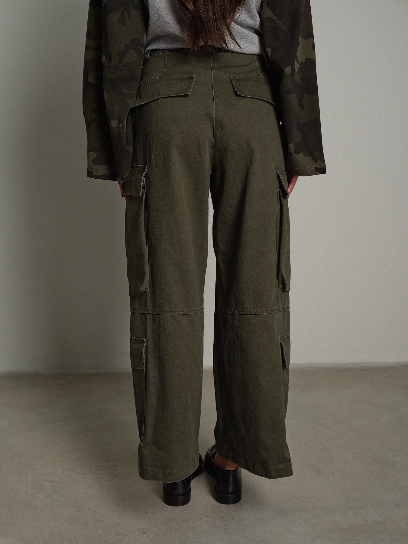 Pantalone cargo Verde-militare Vicolo TAC1290;Pantalone cargo Verde-militare Vicolo TAC1290 — foto 2;Pantalone cargo Verde-militare Vicolo TAC1290 — foto 3;Pantalone cargo Verde-militare Vicolo TAC1290 — foto 4;Pantalone cargo Verde-militare Vicolo TAC1290 — foto 5