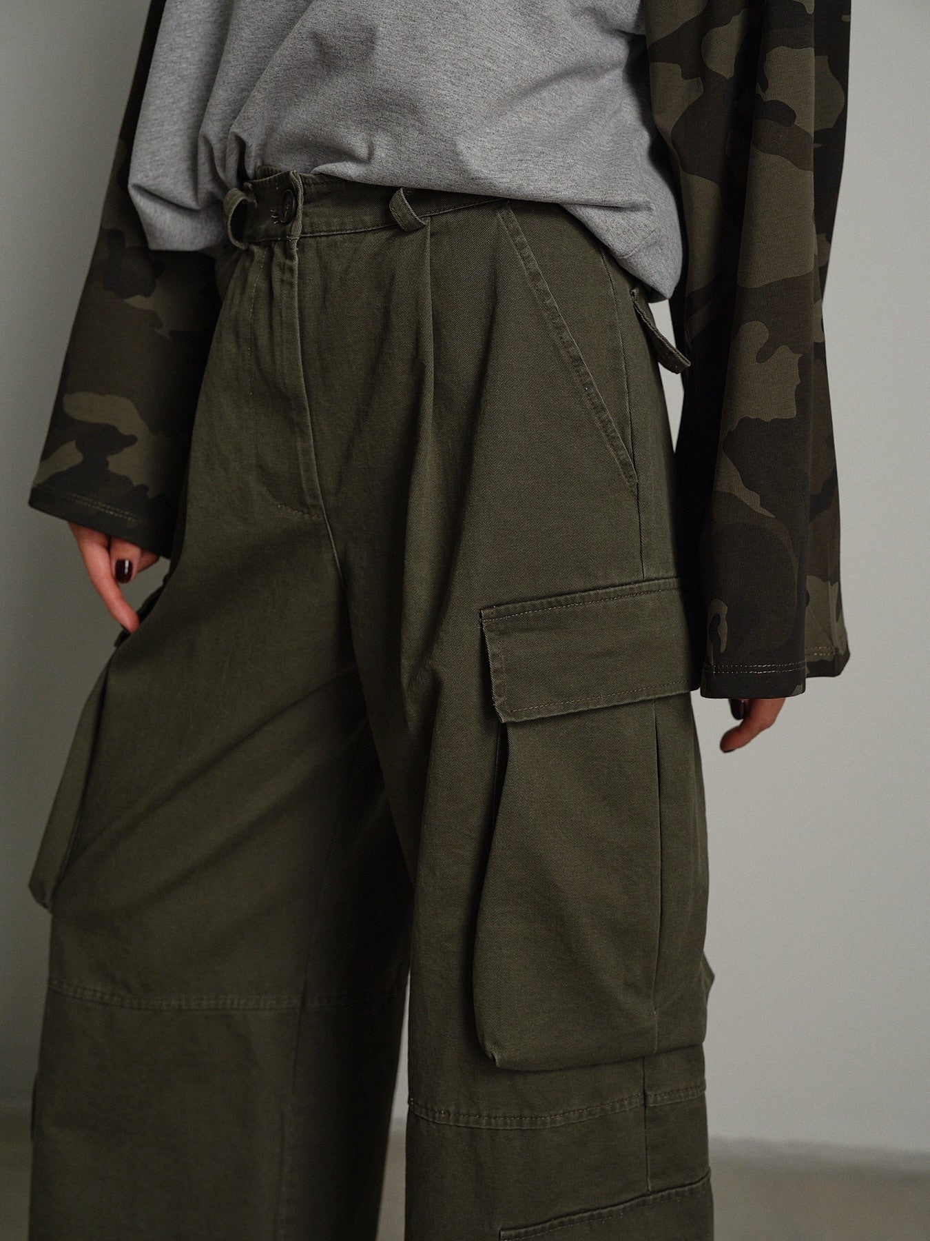 Pantalone cargo Verde-militare Vicolo TAC1290;Pantalone cargo Verde-militare Vicolo TAC1290 — foto 2;Pantalone cargo Verde-militare Vicolo TAC1290 — foto 3;Pantalone cargo Verde-militare Vicolo TAC1290 — foto 4;Pantalone cargo Verde-militare Vicolo TAC1290 — foto 5