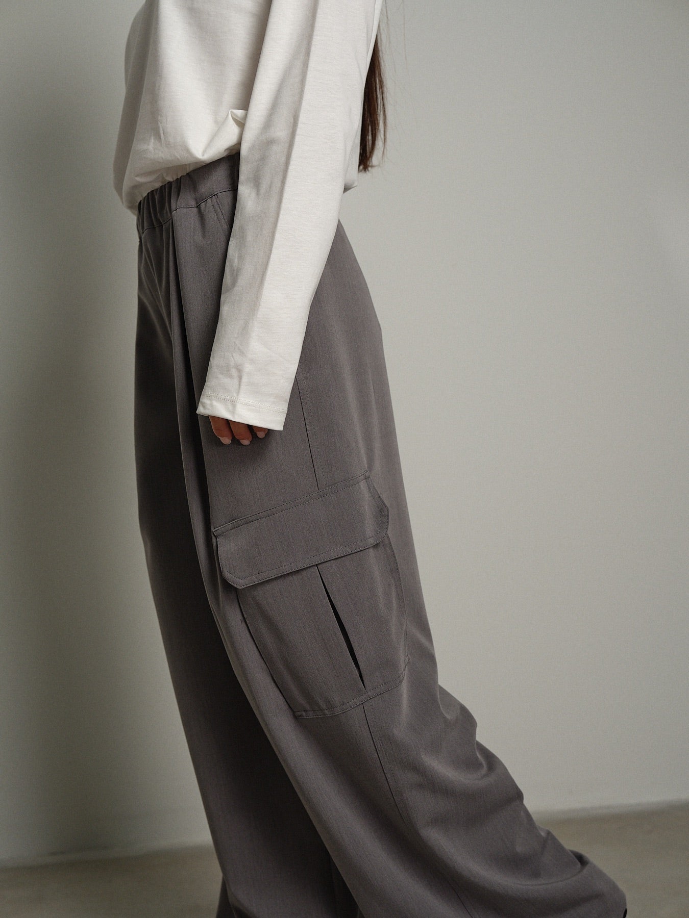 Pantalone cargo orli elastico Grigio-perla Vicolo TAC1352;Pantalone cargo orli elastico Grigio-perla Vicolo TAC1352 — foto 2;Pantalone cargo orli elastico Grigio-perla Vicolo TAC1352 — foto 3;Pantalone cargo orli elastico Grigio-perla Vicolo TAC1352 — foto 4