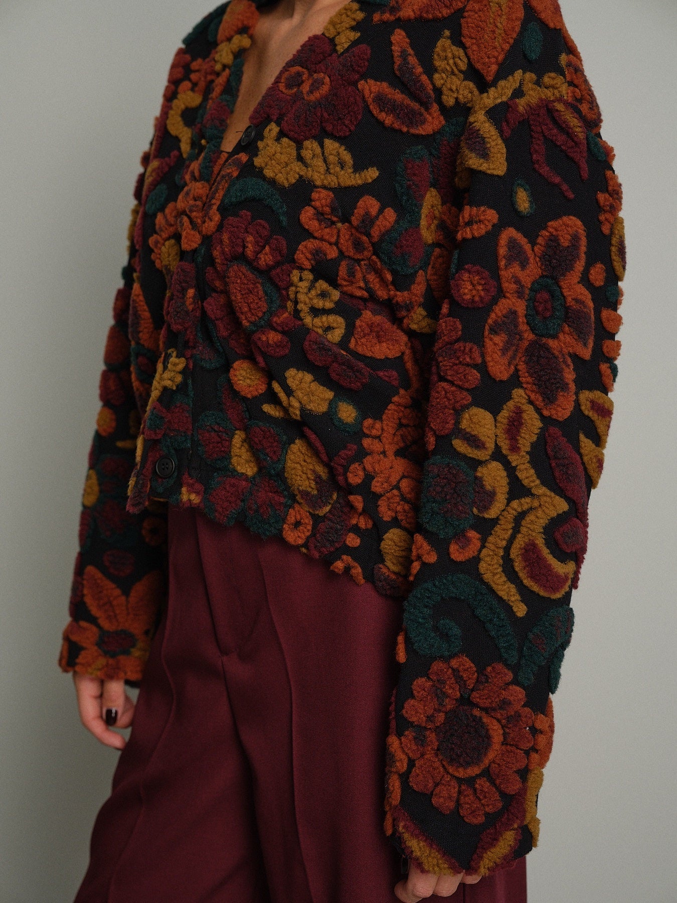 Cardigan ricamato misto lana Rosso Vicolo TAC1525;Cardigan ricamato misto lana Rosso Vicolo TAC1525 — foto 2;Cardigan ricamato misto lana Rosso Vicolo TAC1525 — foto 3;Cardigan ricamato misto lana Rosso Vicolo TAC1525 — foto 4